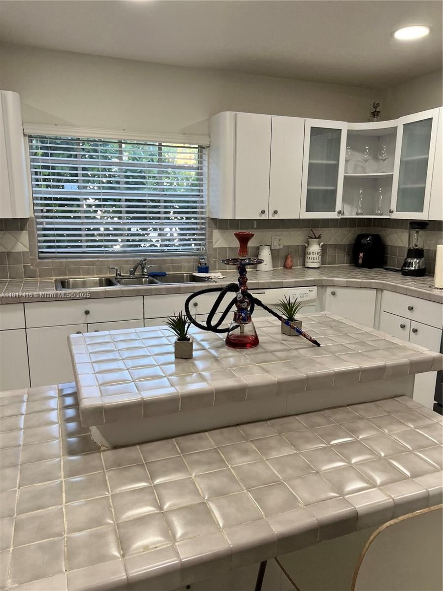 Miami, Florida, 33155, United States, 6 Bedrooms Bedrooms, ,4 BathroomsBathrooms,Residential,For Sale,1979278