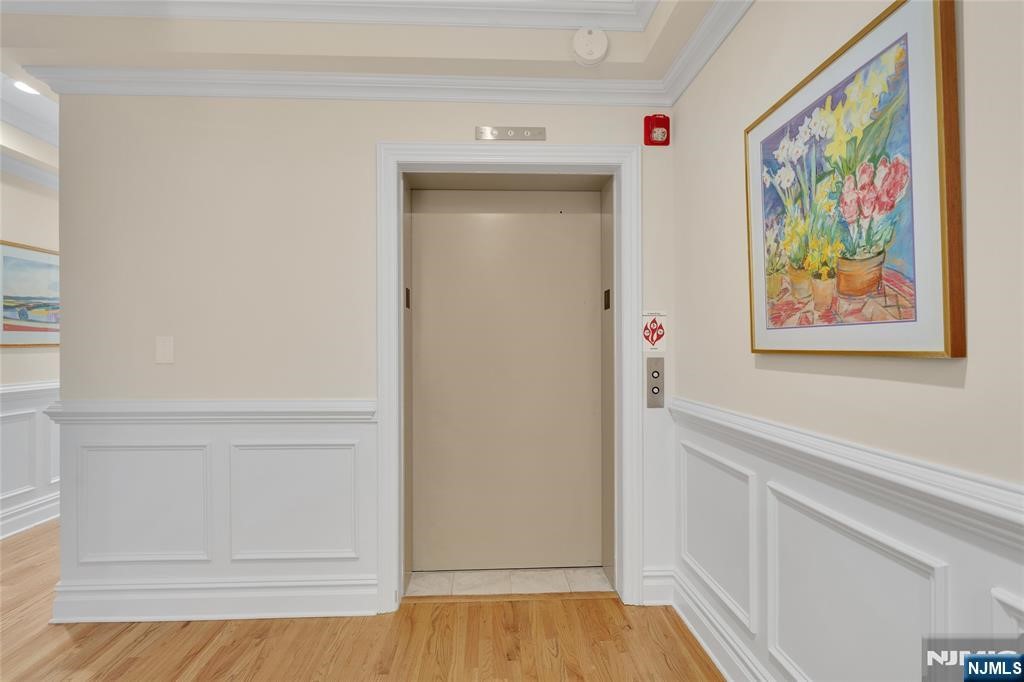 Morristown Town, New Jersey, 07960, United States, 2 Bedrooms Bedrooms, ,3 BathroomsBathrooms,Residential,For Sale,1787581