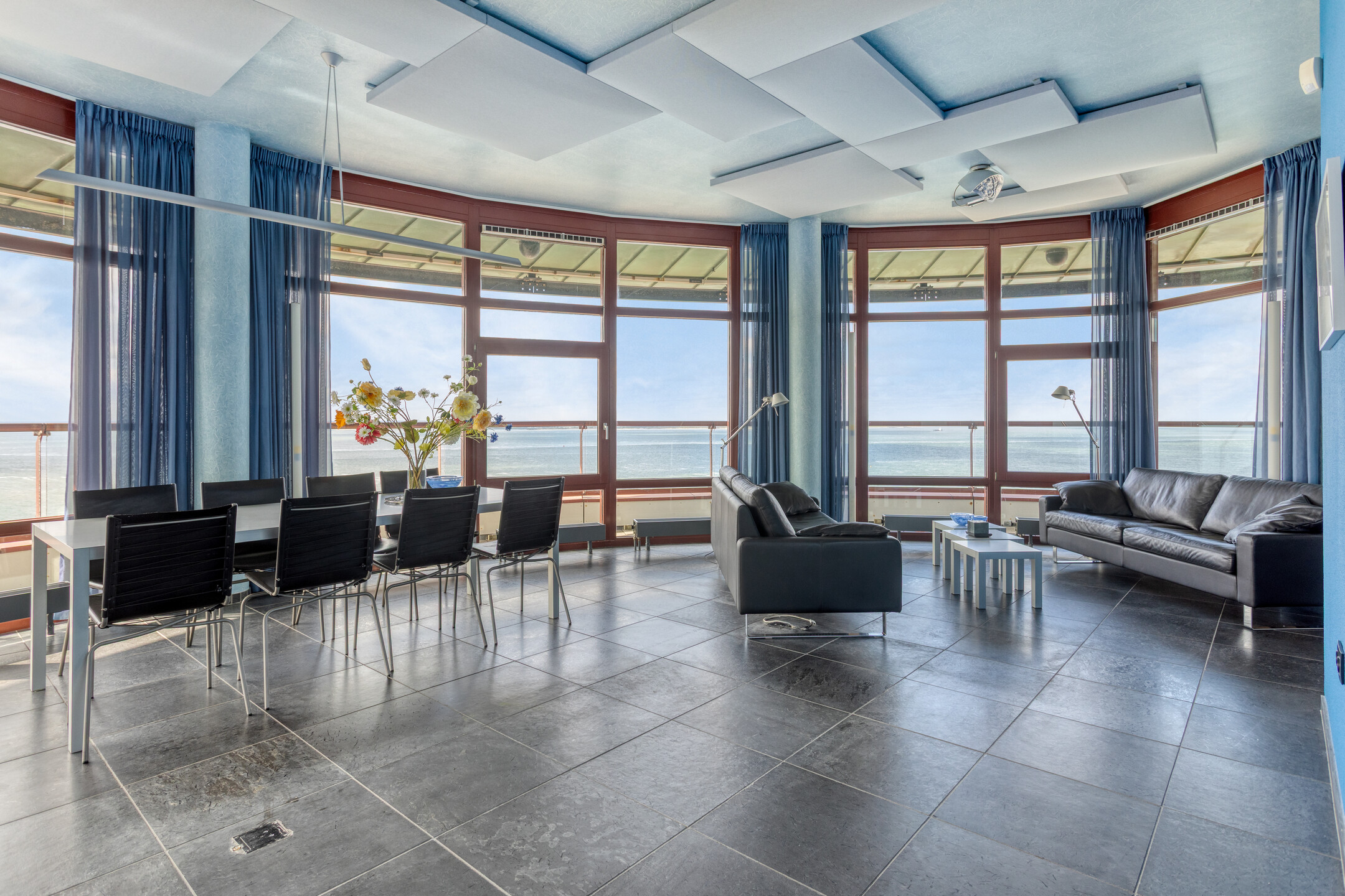  The Penthouse Above the Sea - 物件實景