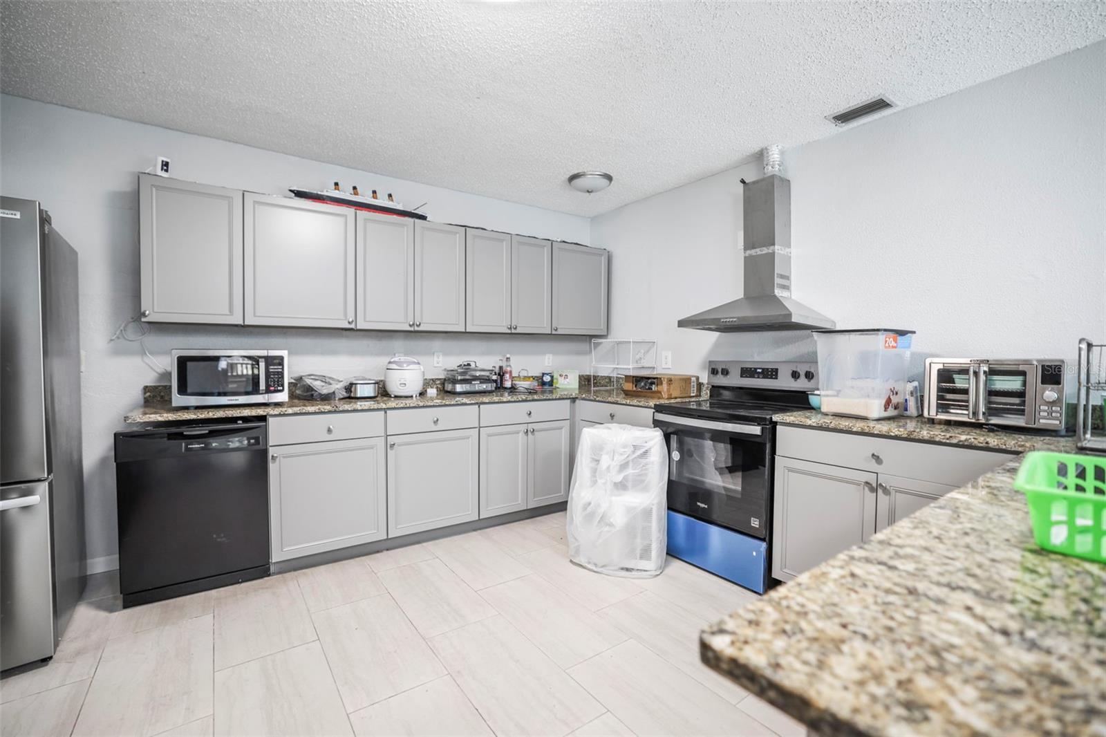 Clearwater, Florida, 33760, United States, 3 Bedrooms Bedrooms, ,2 BathroomsBathrooms,Residential,For Sale,1826177