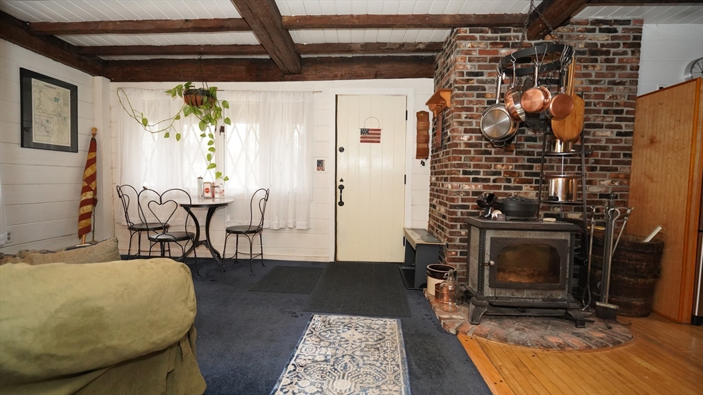 Attleboro, Massachusetts, 02703, United States, 5 Bedrooms Bedrooms, ,2 BathroomsBathrooms,Residential,For Sale,1983996