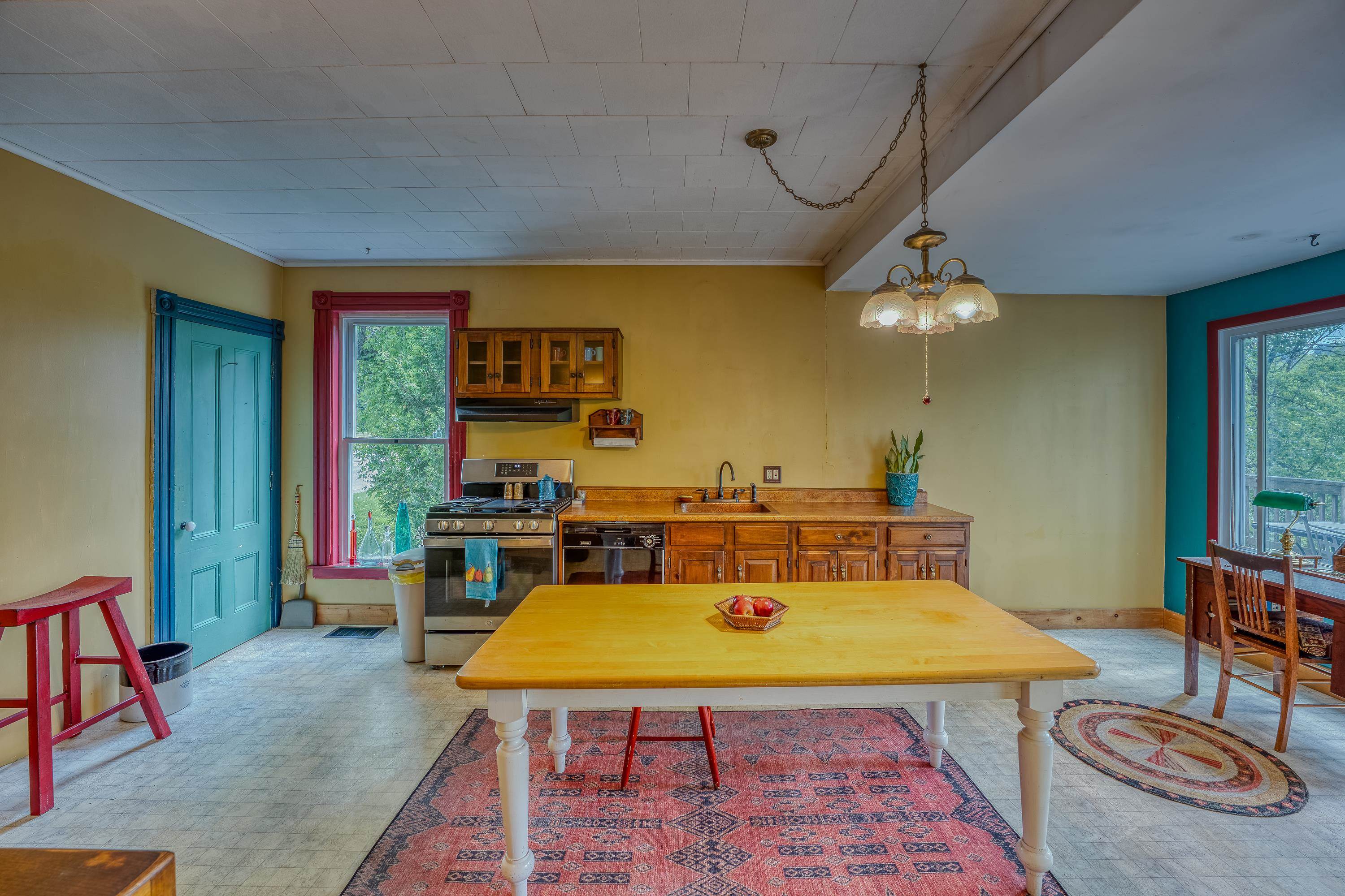 Littleton, New Hampshire, 03561, United States, 5 Bedrooms Bedrooms, ,1 BathroomBathrooms,Residential,For Sale,1856478