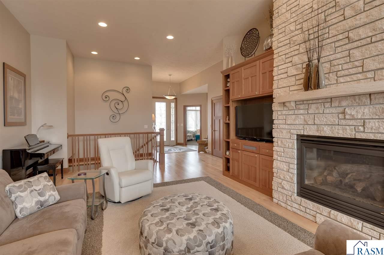 Mankato, Minnesota, 56001, United States, 3 Bedrooms Bedrooms, ,2 BathroomsBathrooms,Residential,For Sale,1982289