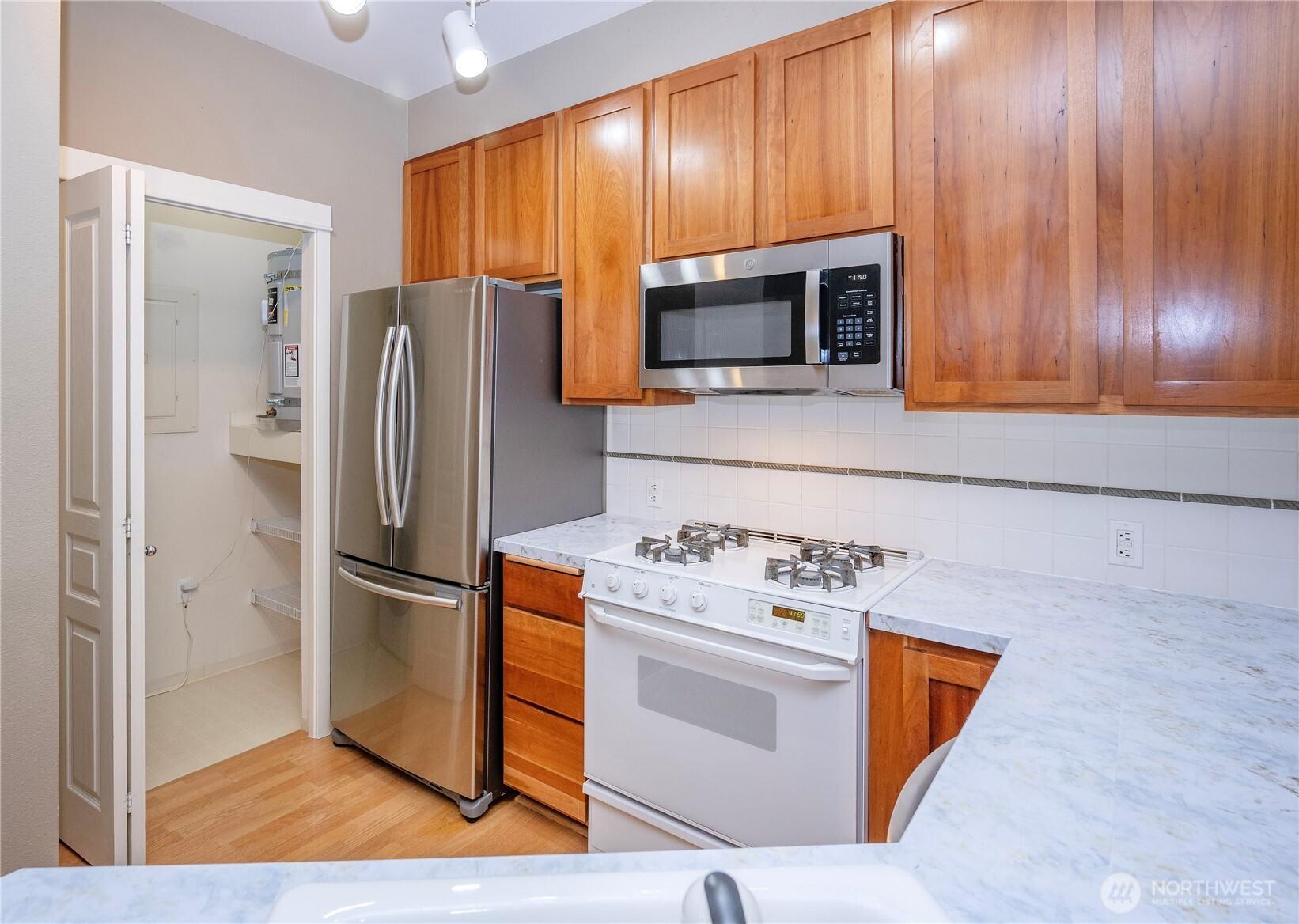 KIRKLAND, Washington, 98033, United States, 1 Bedroom Bedrooms, ,1 BathroomBathrooms,Residential,For Sale,1778230