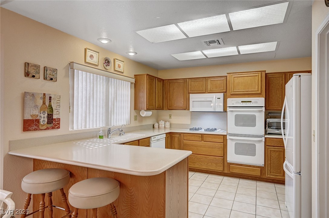 Las Vegas, Nevada, 89134, United States, 2 Bedrooms Bedrooms, ,2 BathroomsBathrooms,Residential,For Sale,1950375