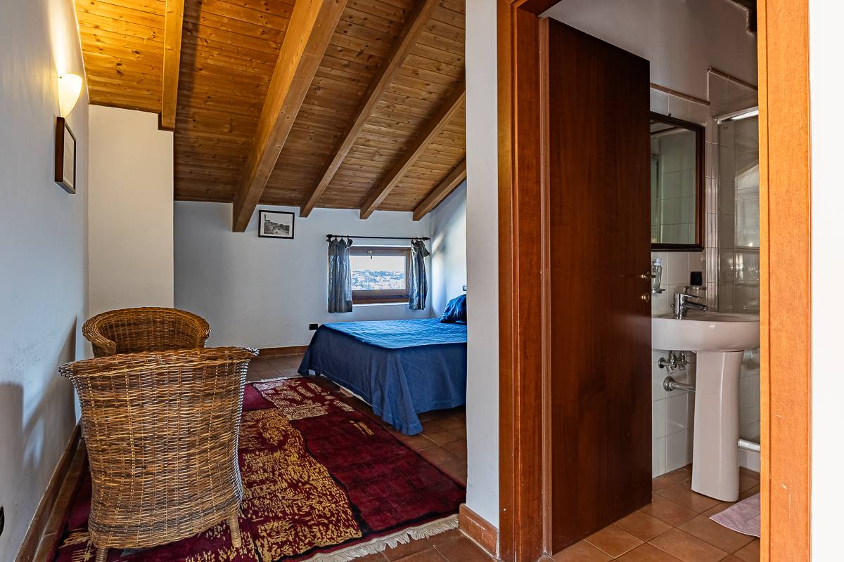 Napoli, Napoli, 80100, IT, 6 Bedrooms Bedrooms, ,6 BathroomsBathrooms,Residential,For Sale,1991925