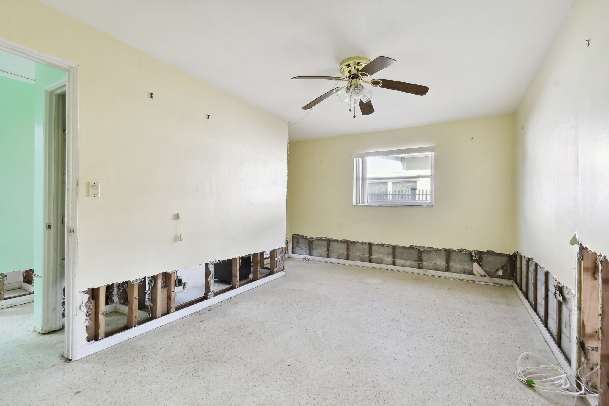 Madeira Beach, Florida, 33708, United States, 3 Bedrooms Bedrooms, ,2 BathroomsBathrooms,Residential,For Sale,1943278