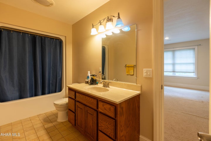 Altoona, Pennsylvania, 16602, United States, 5 Bedrooms Bedrooms, ,5 BathroomsBathrooms,Residential,For Sale,1796554