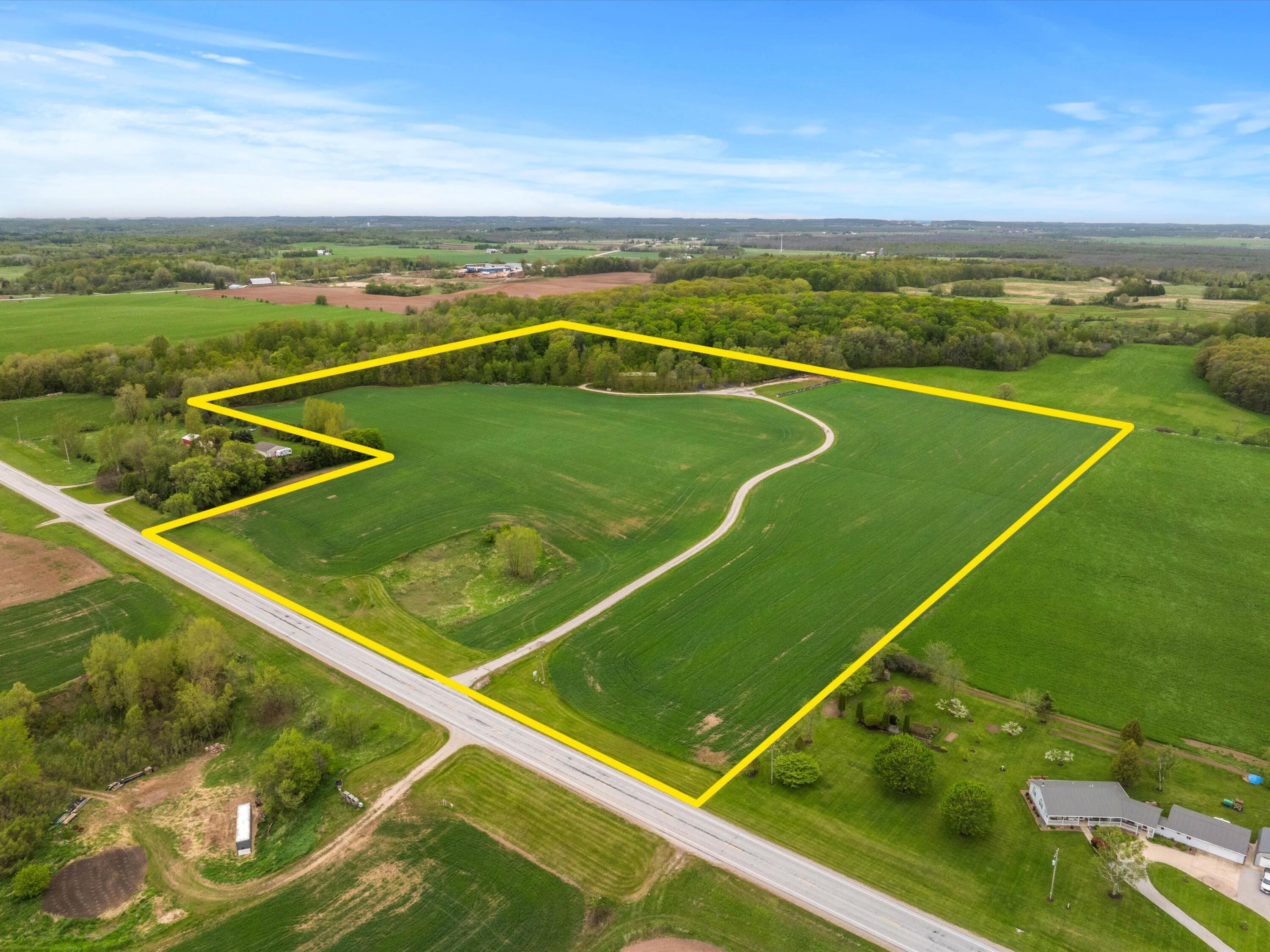Eaton, Wisconsin, 54245, United States, 3 Bedrooms Bedrooms, ,4 BathroomsBathrooms,Residential,For Sale,1926569
