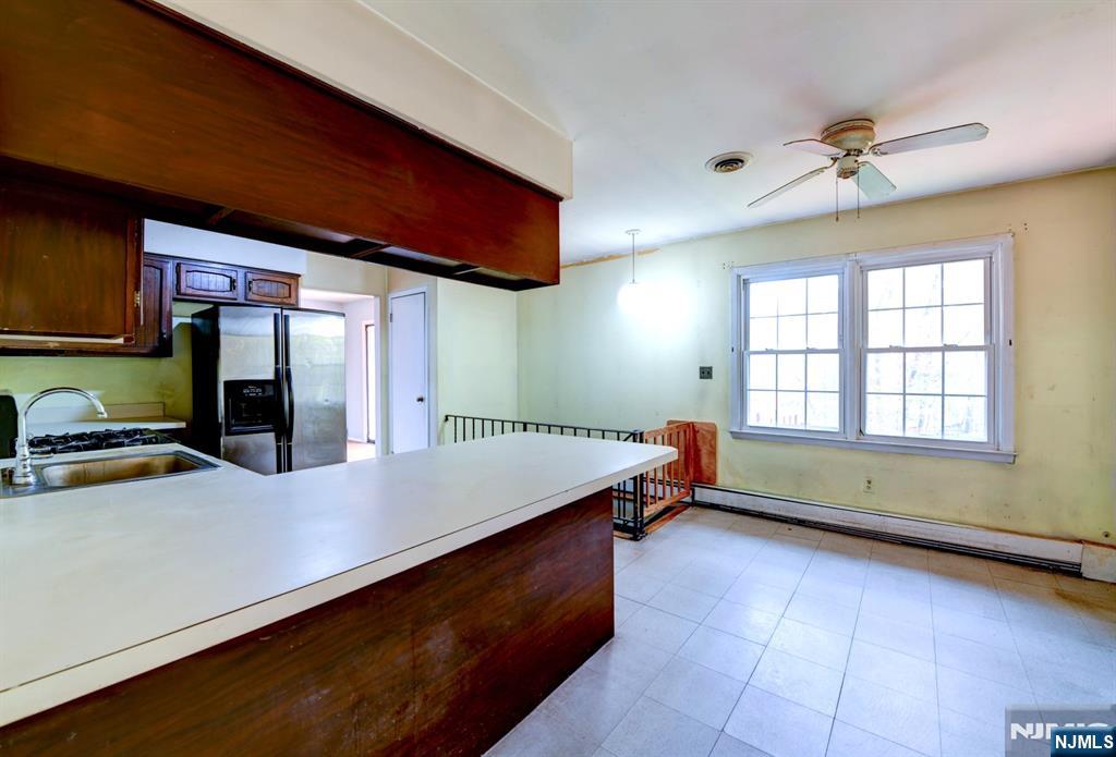 Ramsey, New Jersey, 07446, United States, 3 Bedrooms Bedrooms, ,3 BathroomsBathrooms,Residential,For Sale,1972690