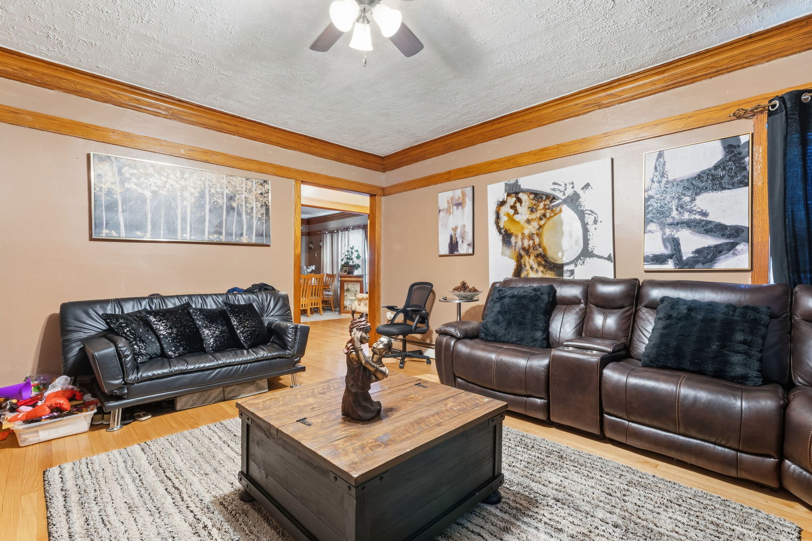 Chicago, Illinois, 60651, United States, 6 Bedrooms Bedrooms, ,Residential,For Sale,1992904