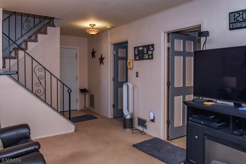 Mount Olive Twp., New Jersey, 07836, United States, 4 Bedrooms Bedrooms, ,2 BathroomsBathrooms,Residential,For Sale,1987785