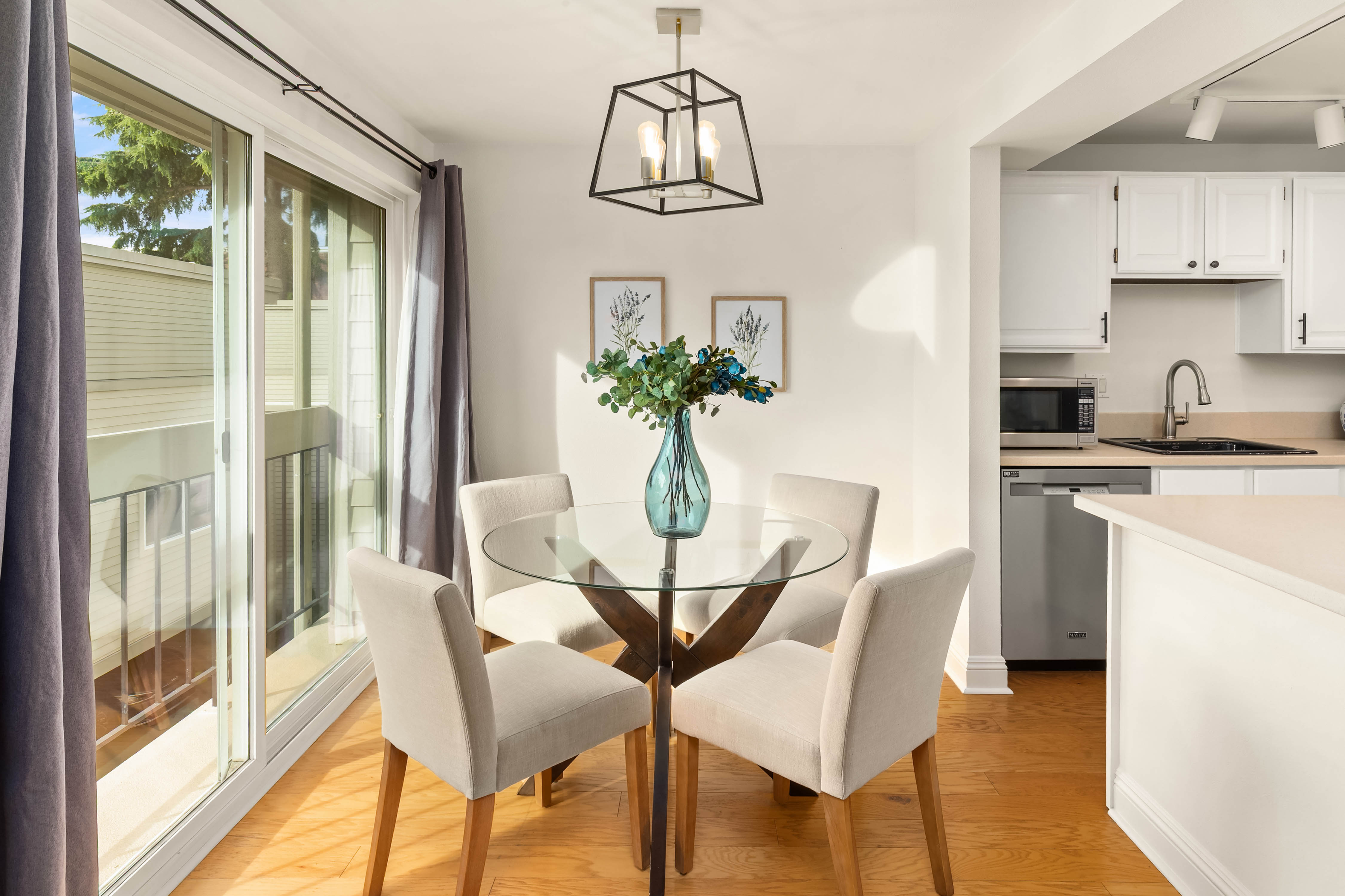  202 W Olympic Place Unit #302, Seattle, WA 98119 - 物件實景