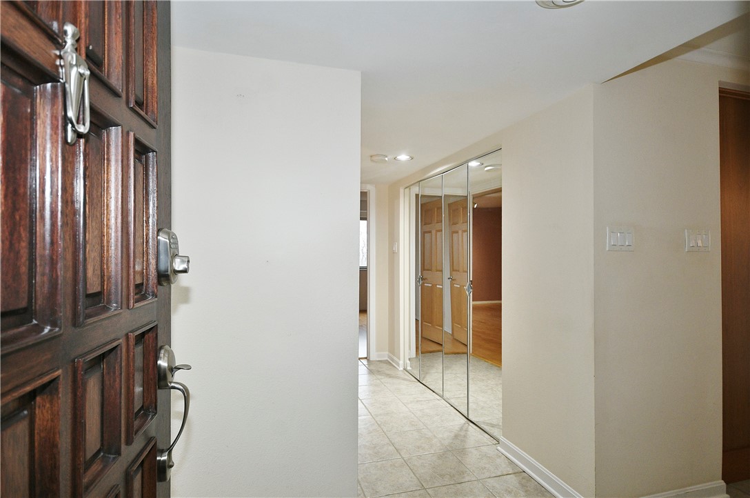 1000 Grandview Avenue Unit 401, Mt Washington, Pennsylvania, 15211, United States, 2 Bedrooms Bedrooms, ,2 BathroomsBathrooms,Residential,For Sale,1000 Grandview Avenue Unit 401,1662868