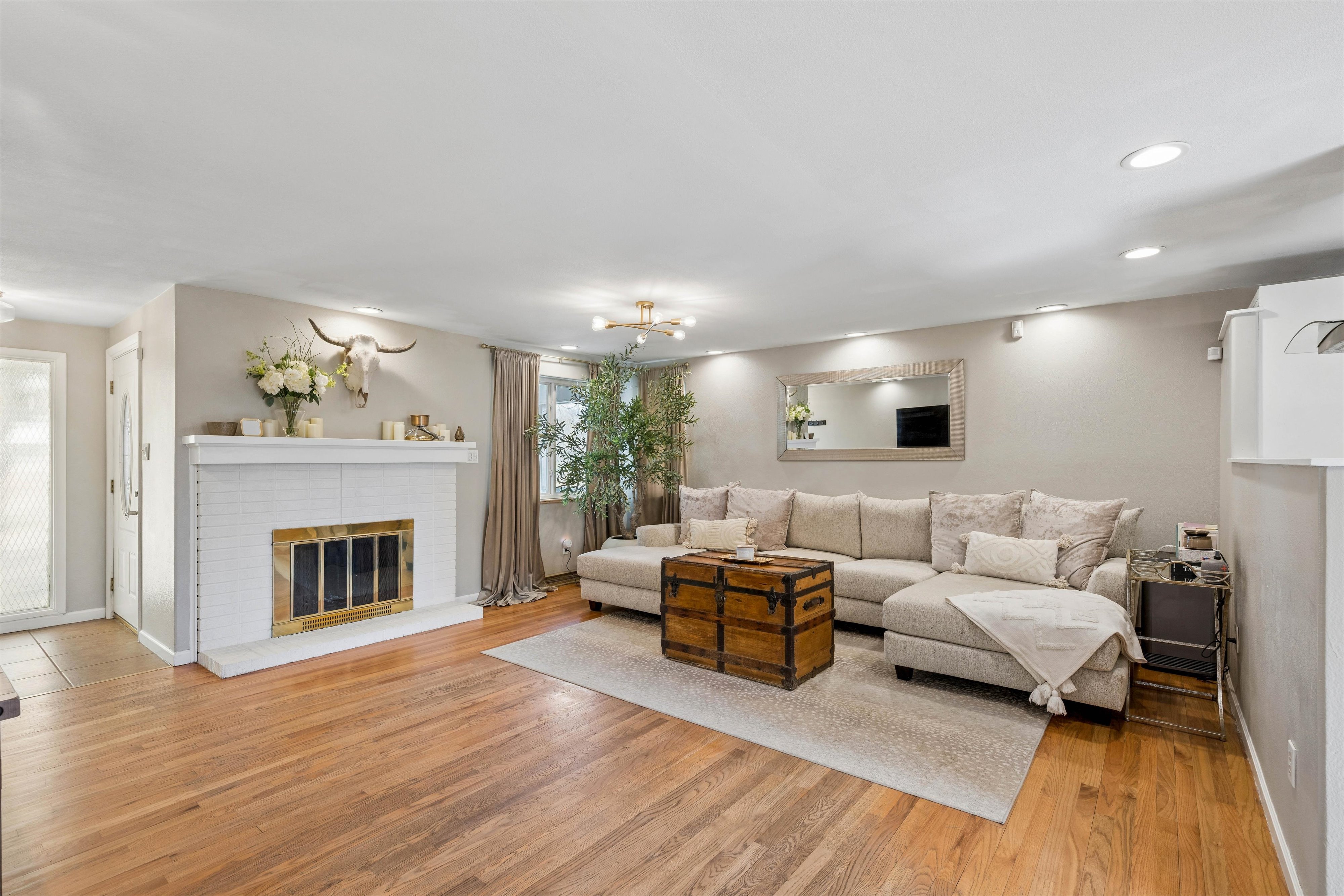  Welcome to 2900 South Jay Street - 物件實景