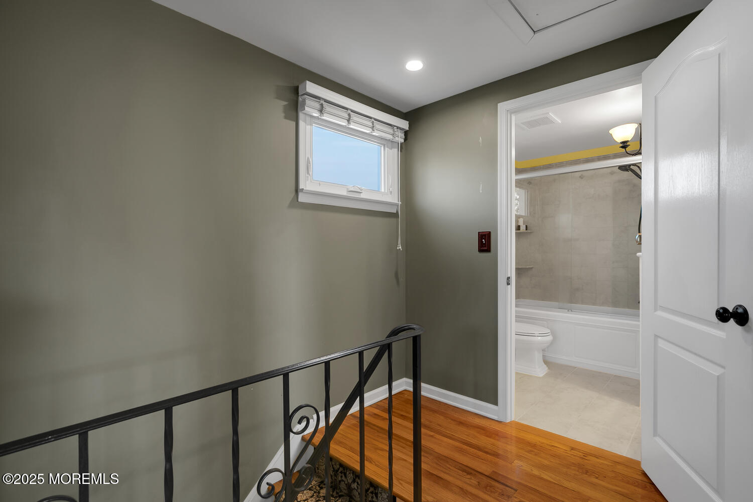 Hazlet, New Jersey, 07730, United States, 3 Bedrooms Bedrooms, ,2 BathroomsBathrooms,Residential,For Sale,1995385