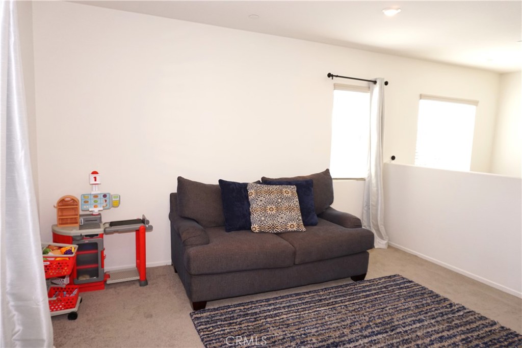 Hemet, California, 92543, United States, 5 Bedrooms Bedrooms, ,3 BathroomsBathrooms,Residential,For Sale,1826909