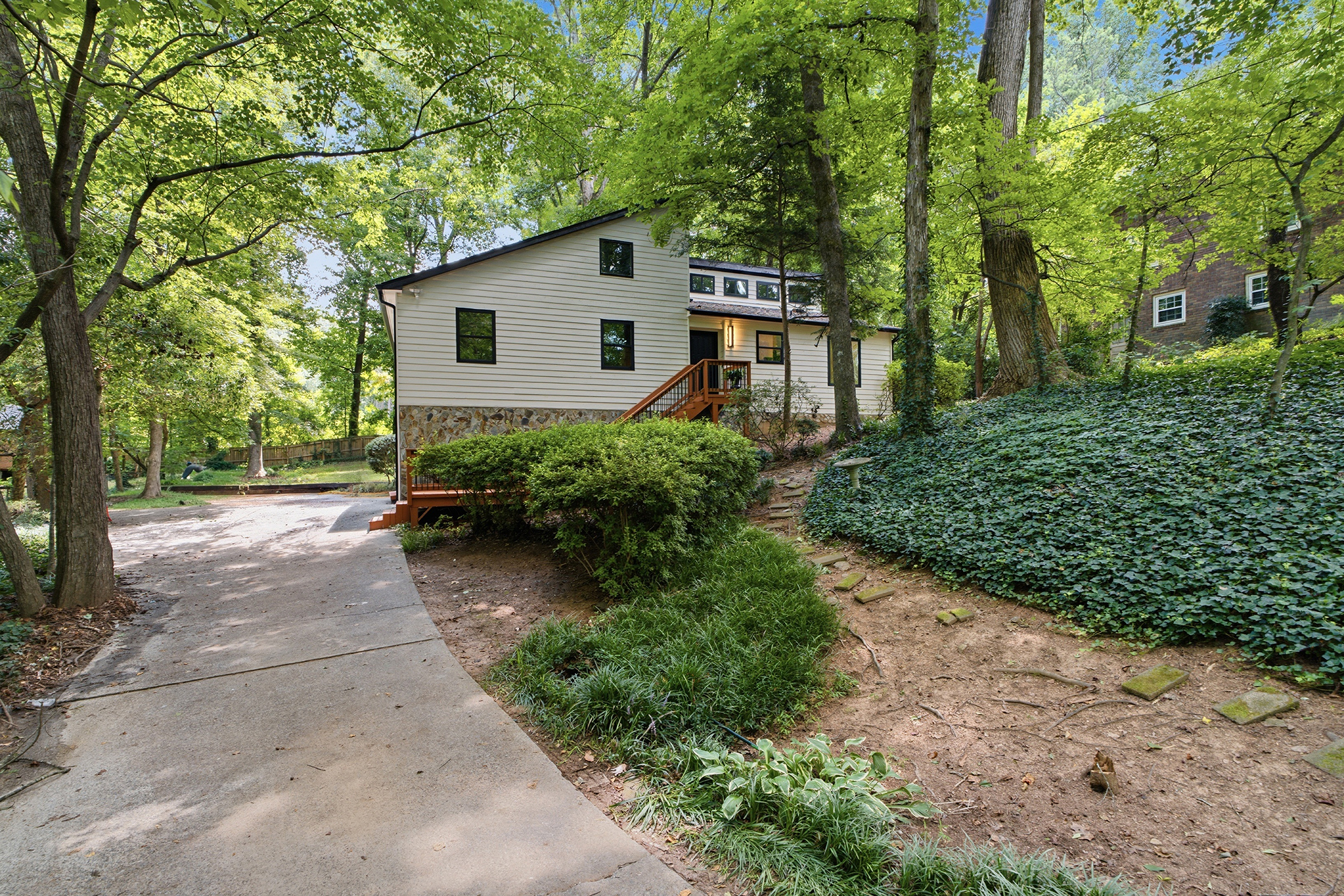  Completely Renovated and Move-In Ready East Cobb Home - 物件實景