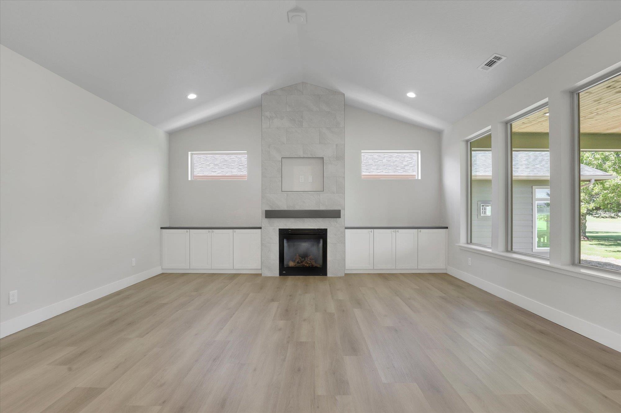 Deer Park, Washington, 99006, United States, 3 Bedrooms Bedrooms, ,2 BathroomsBathrooms,Residential,For Sale,1962895