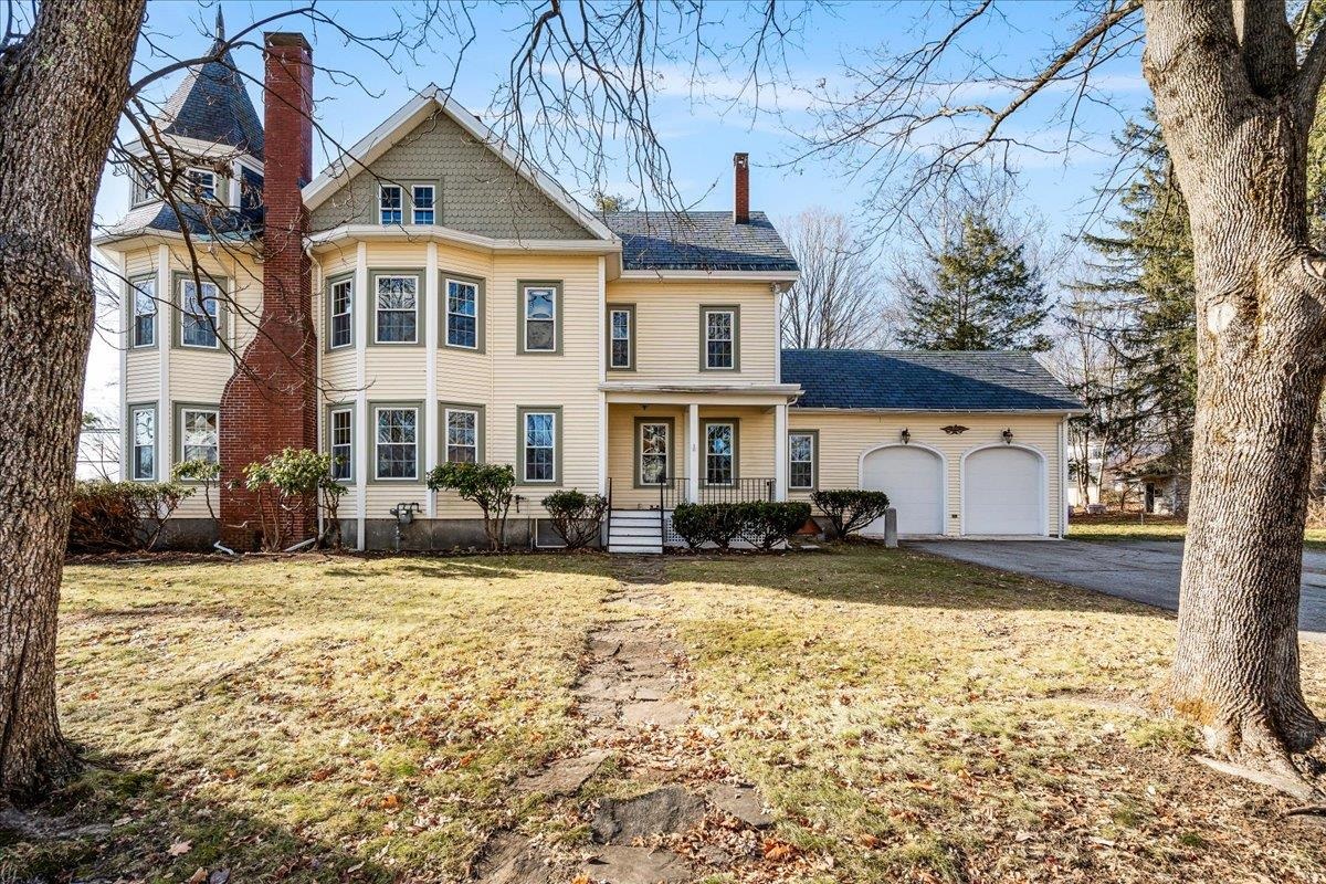 Nashua, New Hampshire, 03064, United States, 4 Bedrooms Bedrooms, ,3 BathroomsBathrooms,Residential,For Sale,1901242