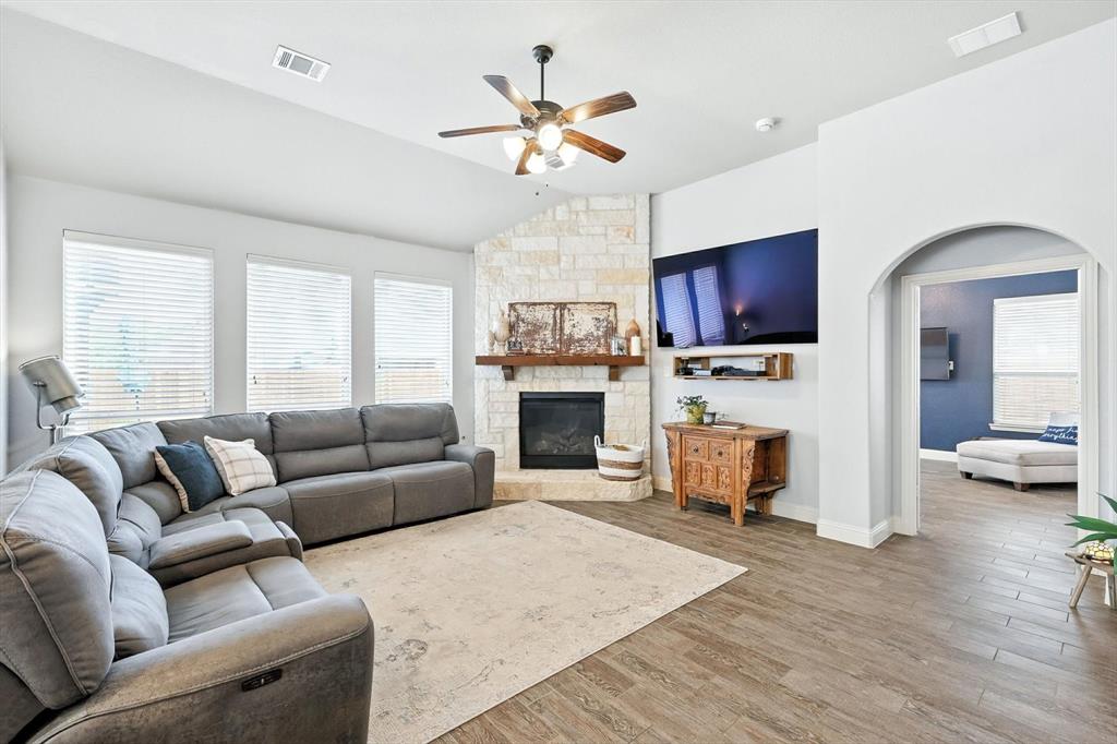 Grand Prairie, Texas, 75054, United States, 4 Bedrooms Bedrooms, ,4 BathroomsBathrooms,Residential,For Sale,1932411