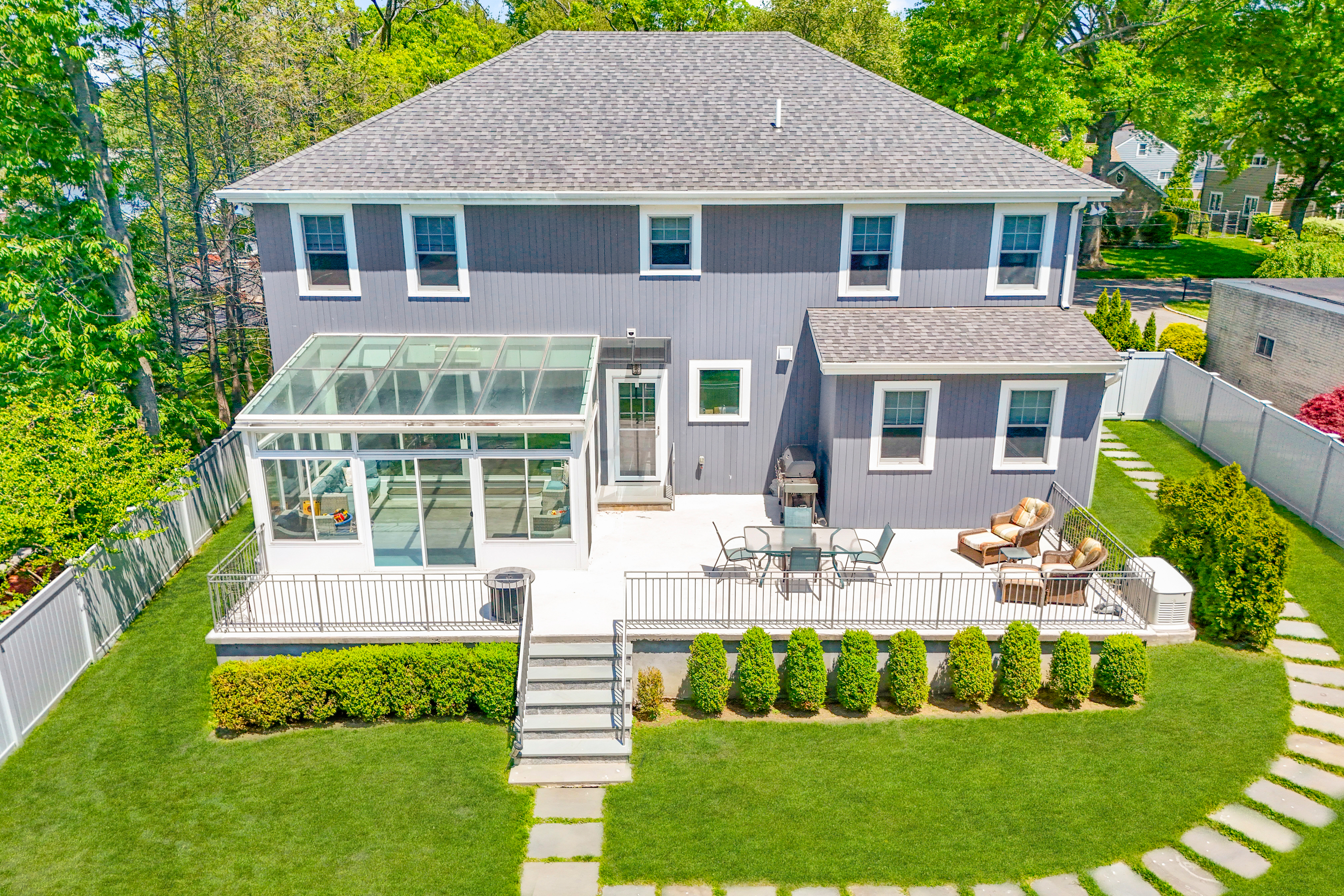  Exceptional Custom Colonial - 物件實景