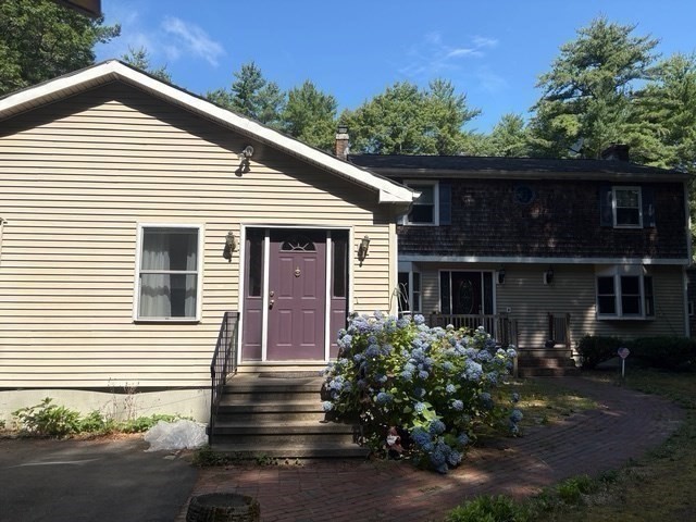 Halifax, Massachusetts, 02338, United States, 3 Bedrooms Bedrooms, ,4 BathroomsBathrooms,Residential,For Sale,1896285