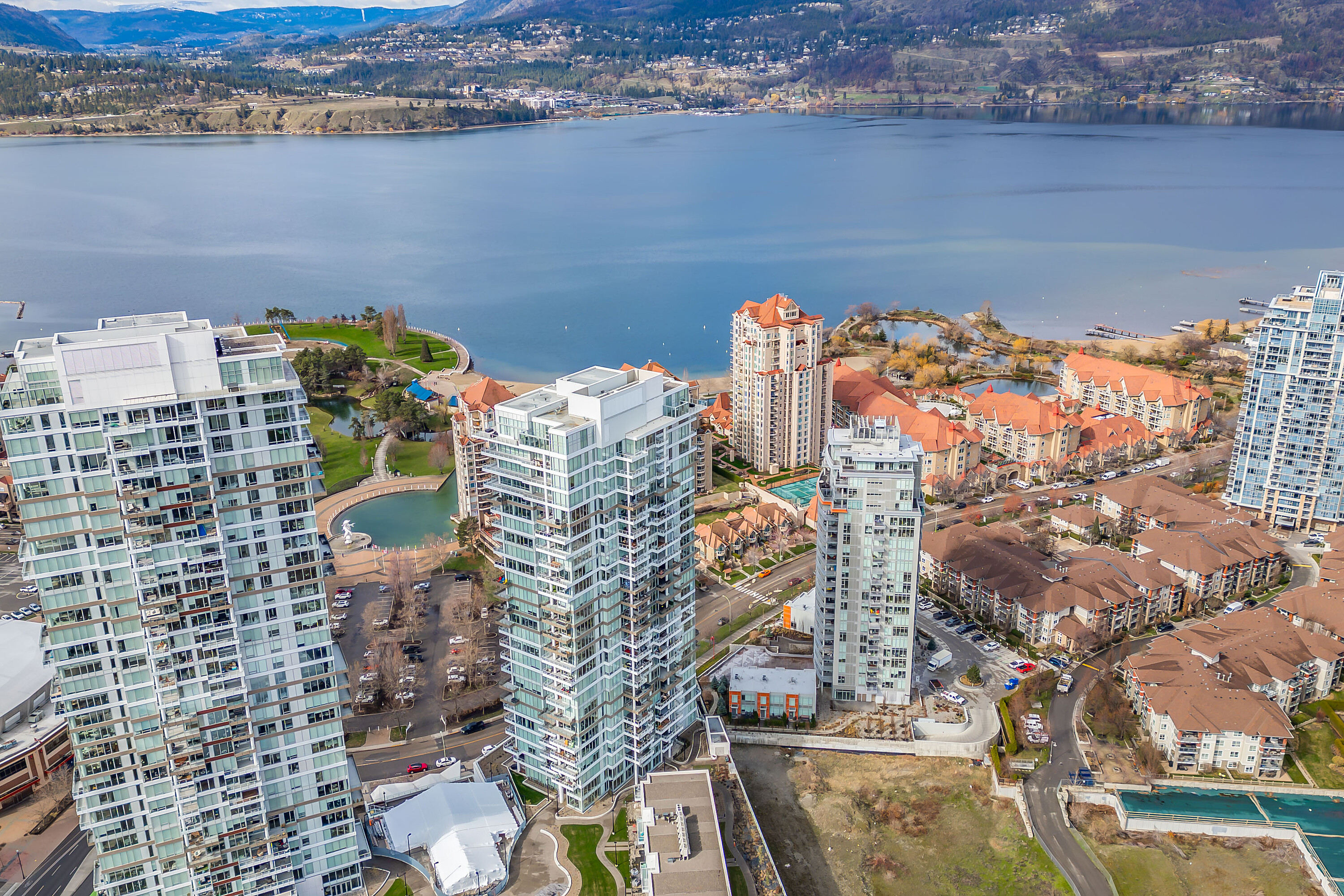  Unobstructed Views of the Lake - 物件實景
