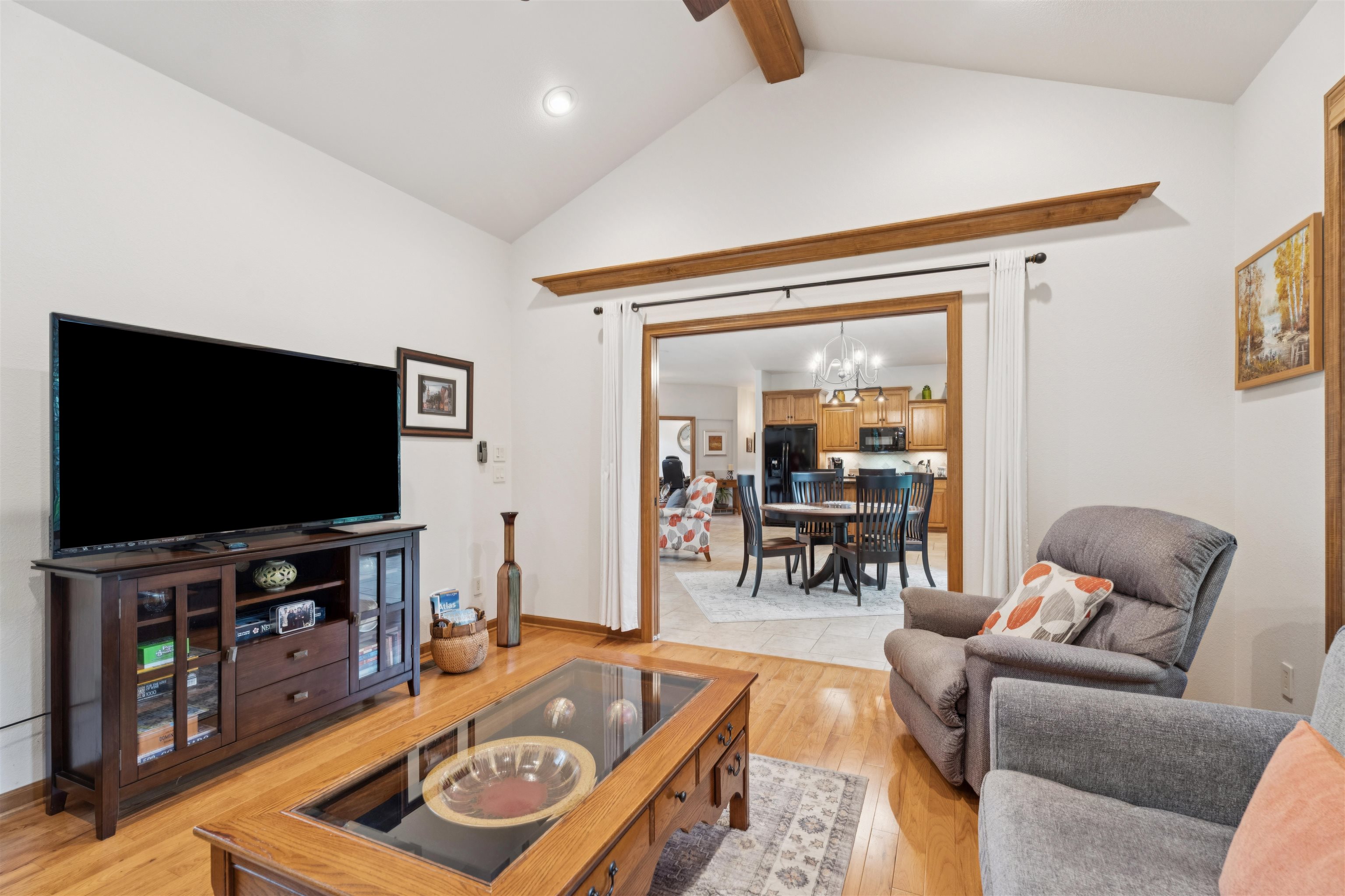 NEENAH, Wisconsin, 54956, United States, 3 Bedrooms Bedrooms, ,2 BathroomsBathrooms,Residential,For Sale,1913087