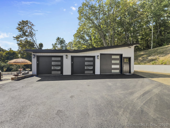 New Fairfield, Connecticut, 06812, United States, 4 Bedrooms Bedrooms, ,4 BathroomsBathrooms,Residential,For Sale,1837226