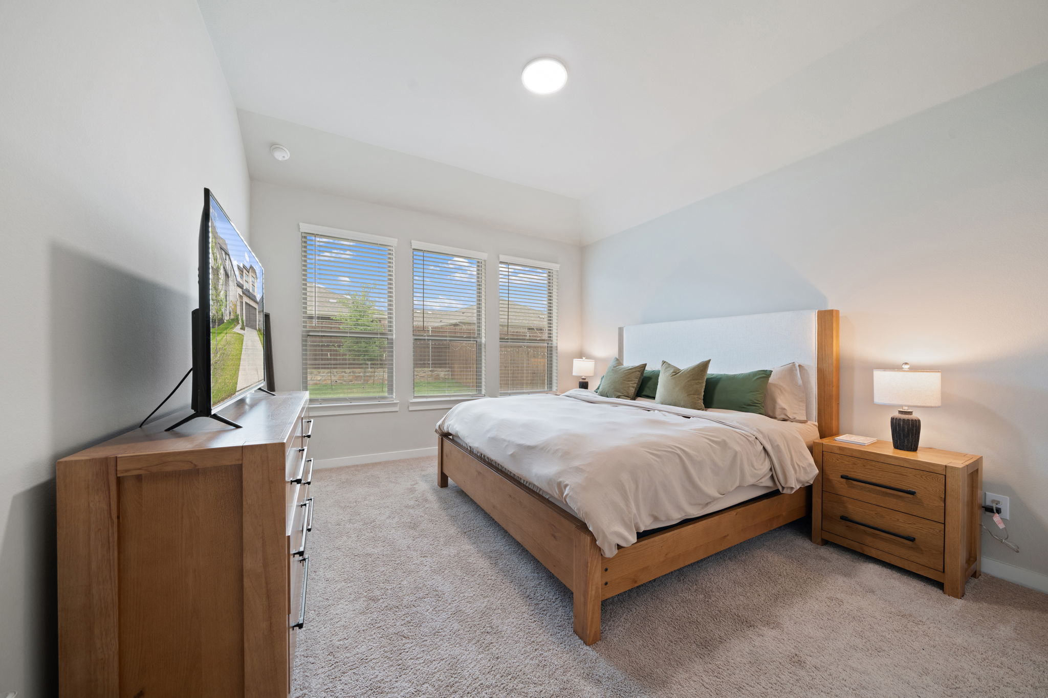  High Ceilings, Natural Light, and Modern Elegance in McKinney ISD - 物件實景