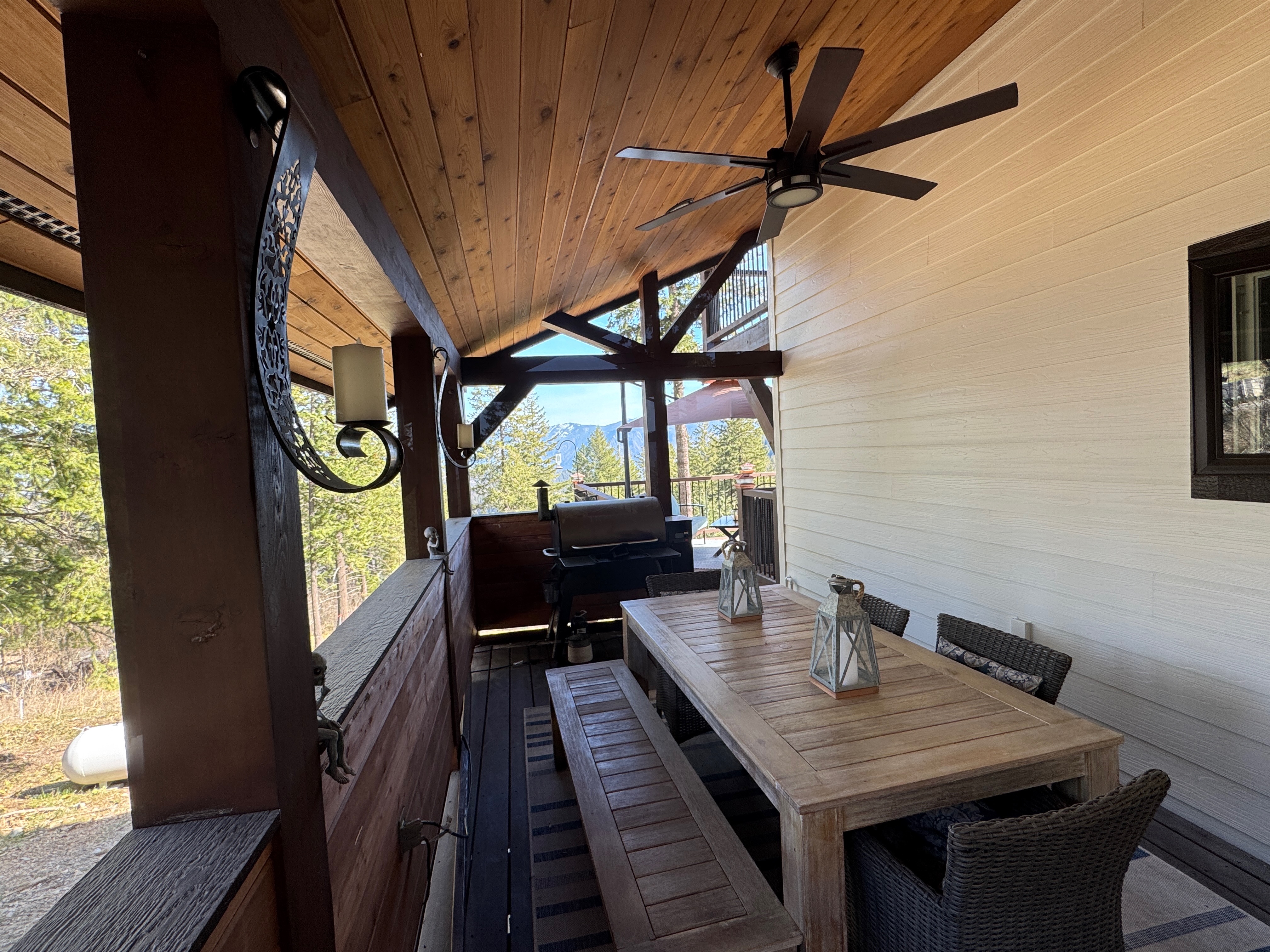 Sagle, Idaho, 83860, United States, 3 Bedrooms Bedrooms, ,3 BathroomsBathrooms,Residential,For Sale,1792364
