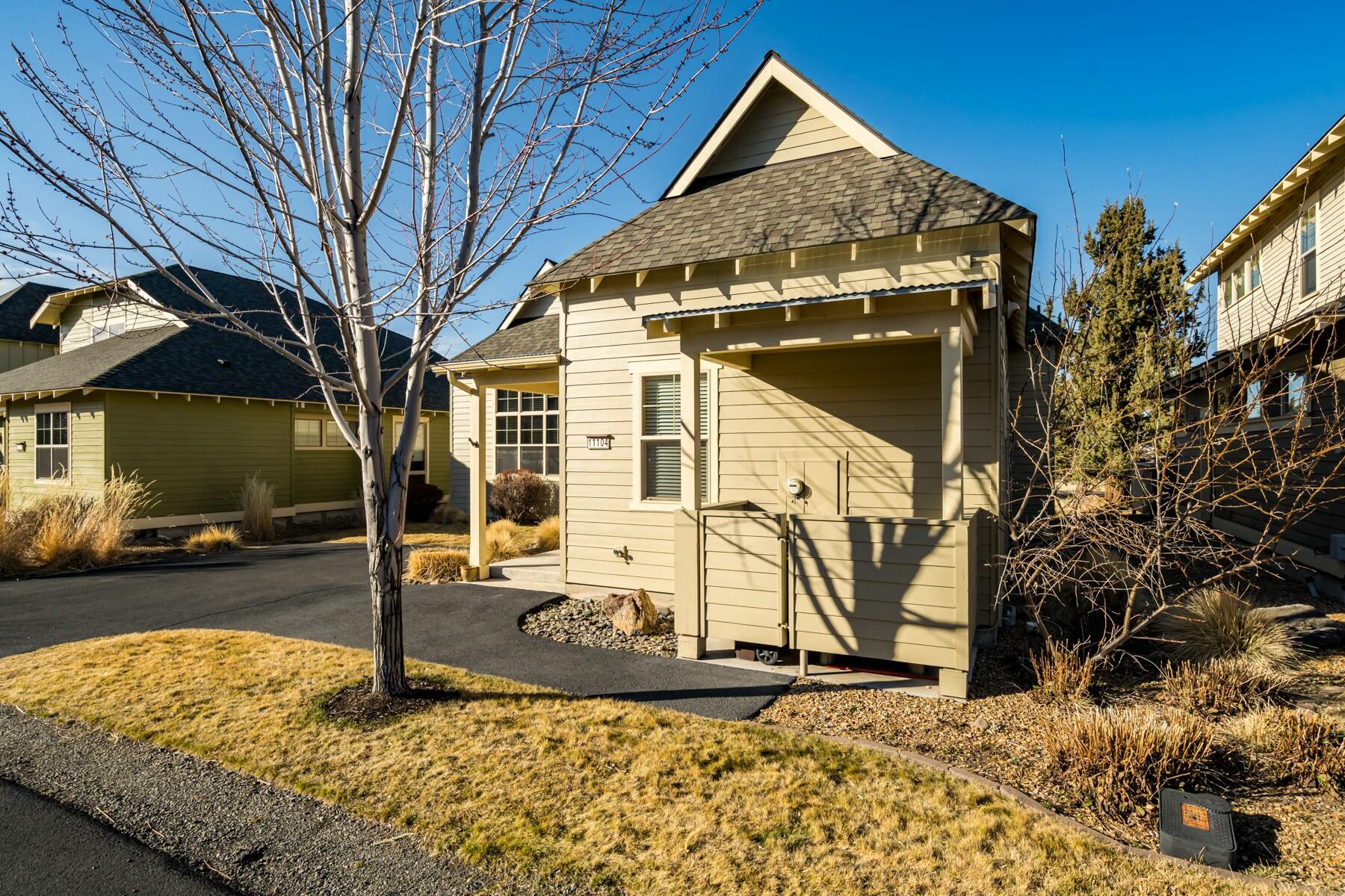 Redmond, Oregon, 97756, United States, 3 Bedrooms Bedrooms, ,2 BathroomsBathrooms,Residential,For Sale,1729232