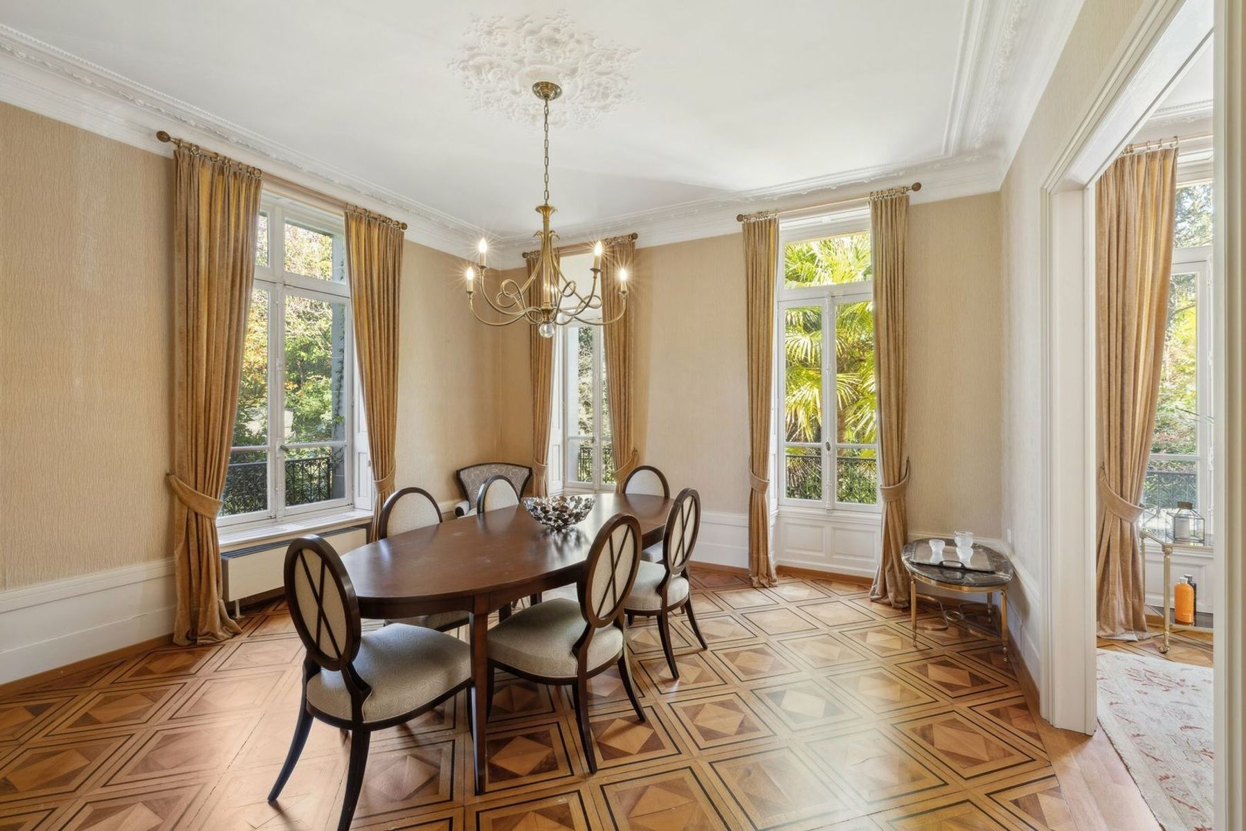  Prestigious property a few steps from the lakefront, lush parkland - 物件實景