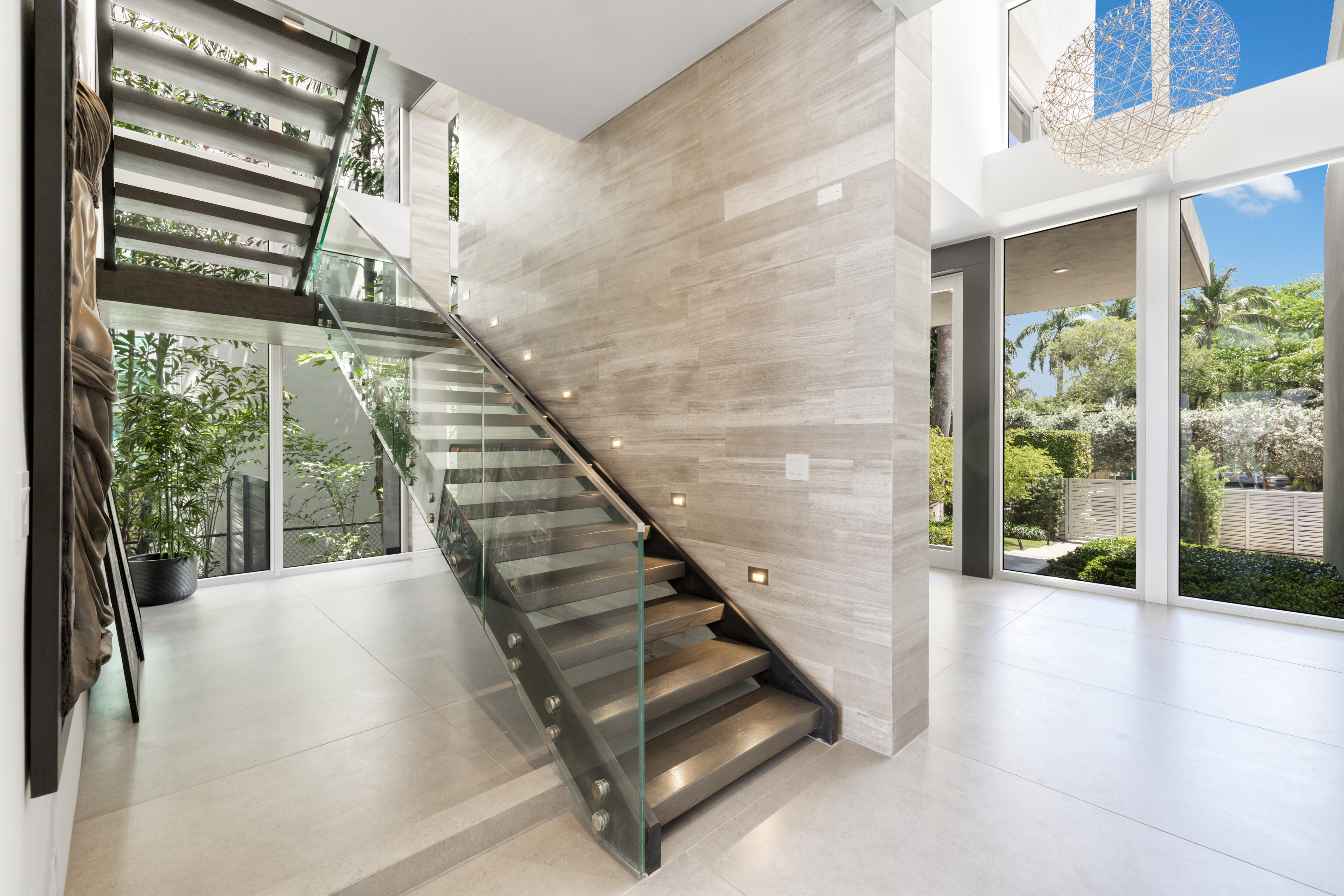  1379 N Venetian Way, Miami, FL, 33139 - 物件實景