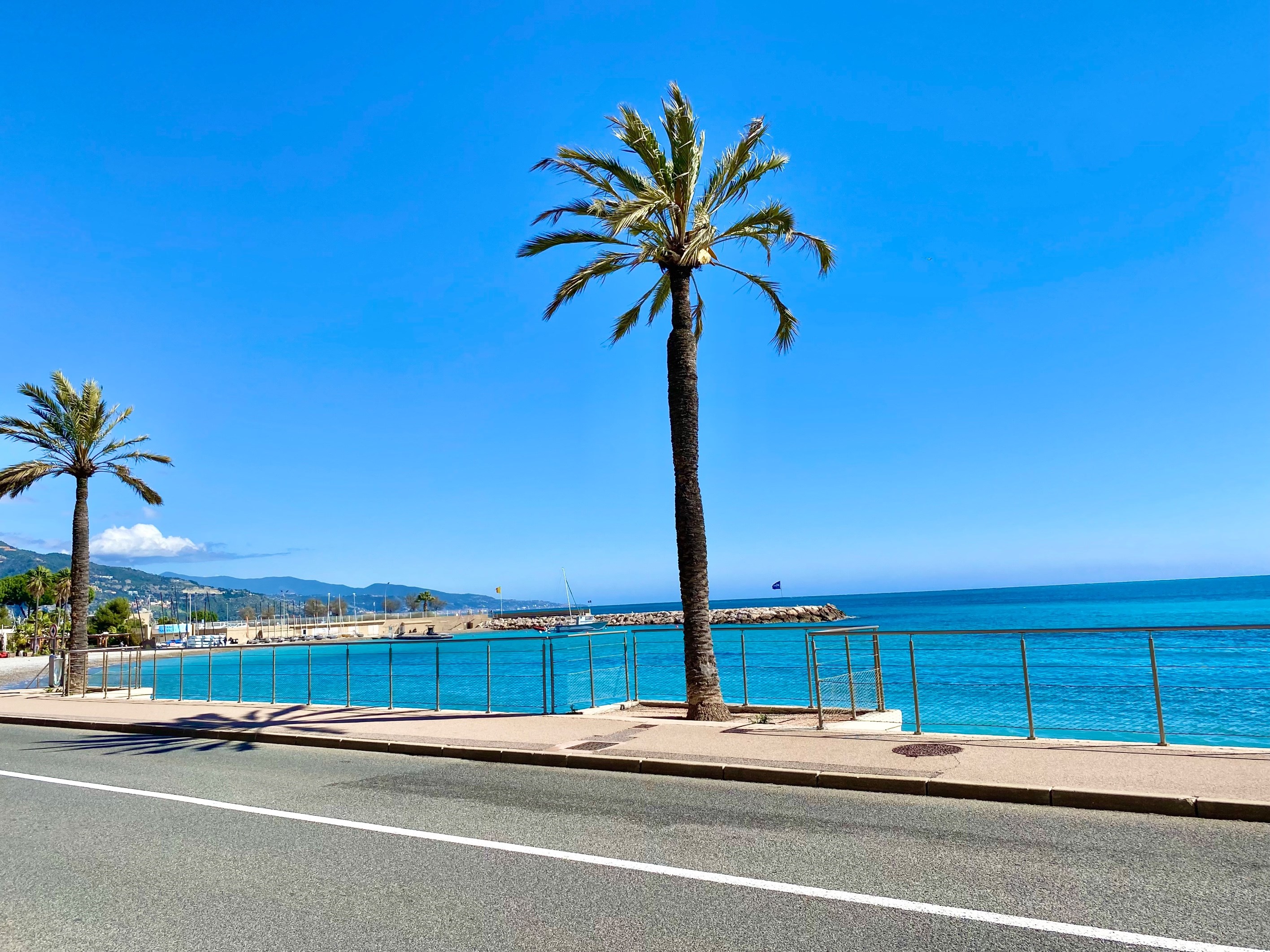  One bedroom garden apartment steps from the beach in Roquebrune-Cap-Martin near… - 物件實景