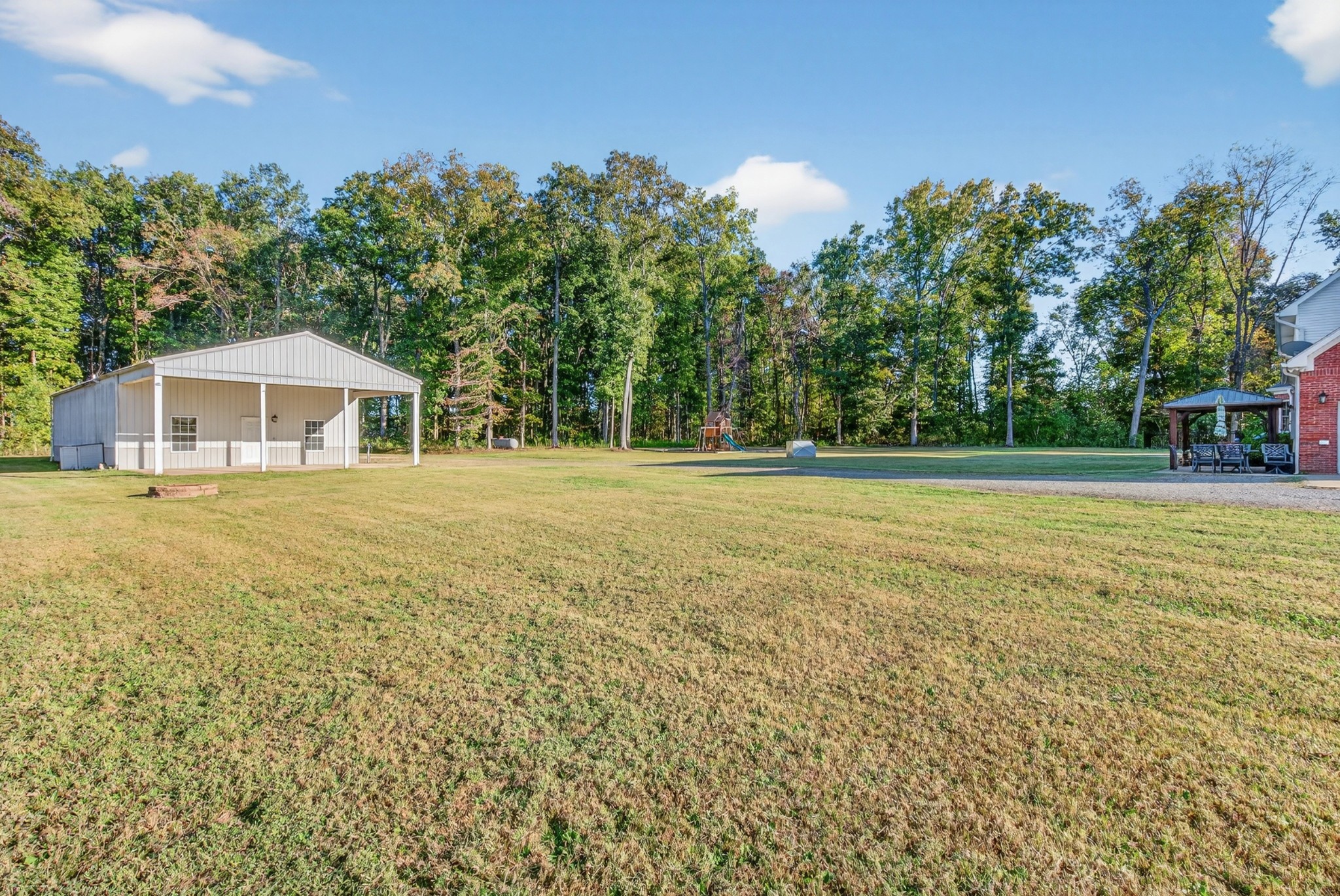 Puryear, Tennessee, 38251, United States, 4 Bedrooms Bedrooms, ,4 BathroomsBathrooms,Residential,For Sale,1981229