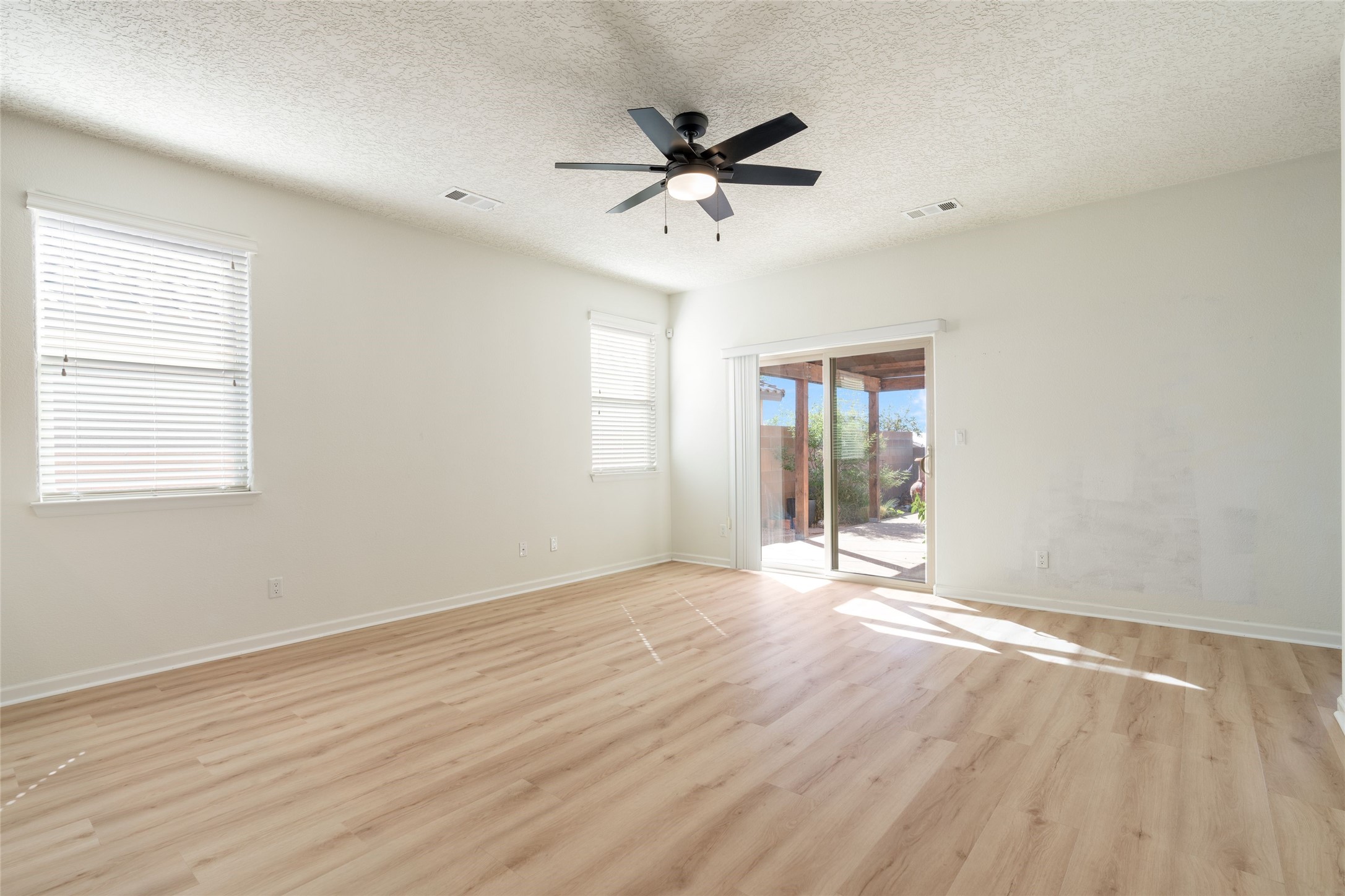  4010 Sierra Alta Ave NE - 物件實景