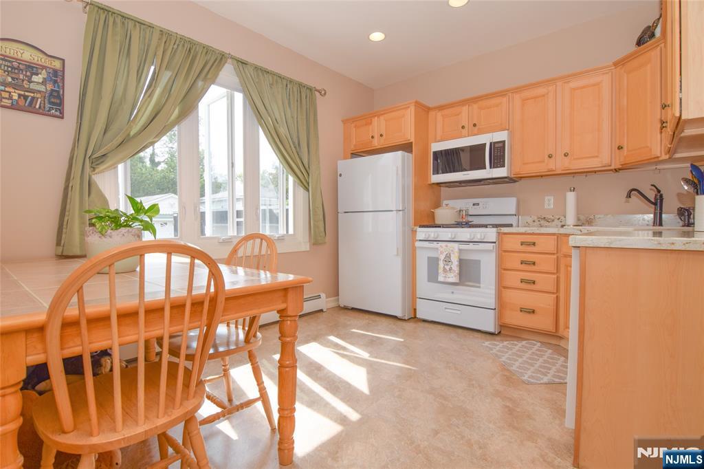 Kearny, New Jersey, 07032, United States, 4 Bedrooms Bedrooms, ,2 BathroomsBathrooms,Residential,For Sale,1980057