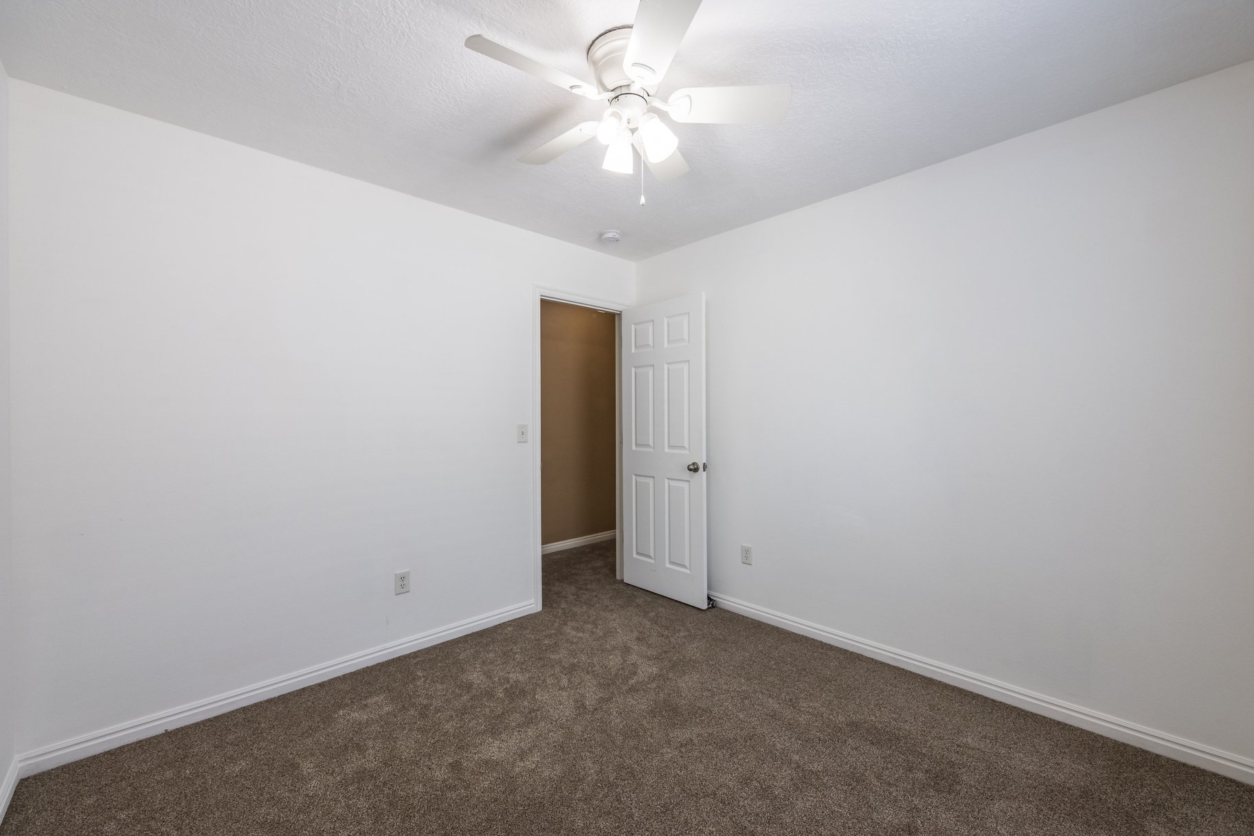  The Perfect Place to Call Home – Updated, Spacious & Move-In Ready - 物件實景