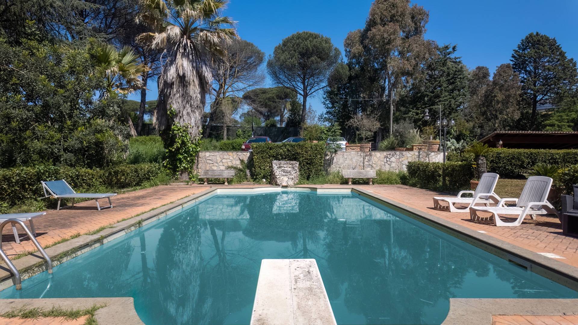 Roma, Roma, 00100, IT, 4 Bedrooms Bedrooms, ,4 BathroomsBathrooms,Residential,For Sale,1932410