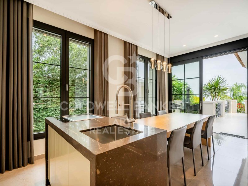 Marbella, Andalusia, ES, 6 Bedrooms Bedrooms, ,6 BathroomsBathrooms,Residential,For Sale,1821487