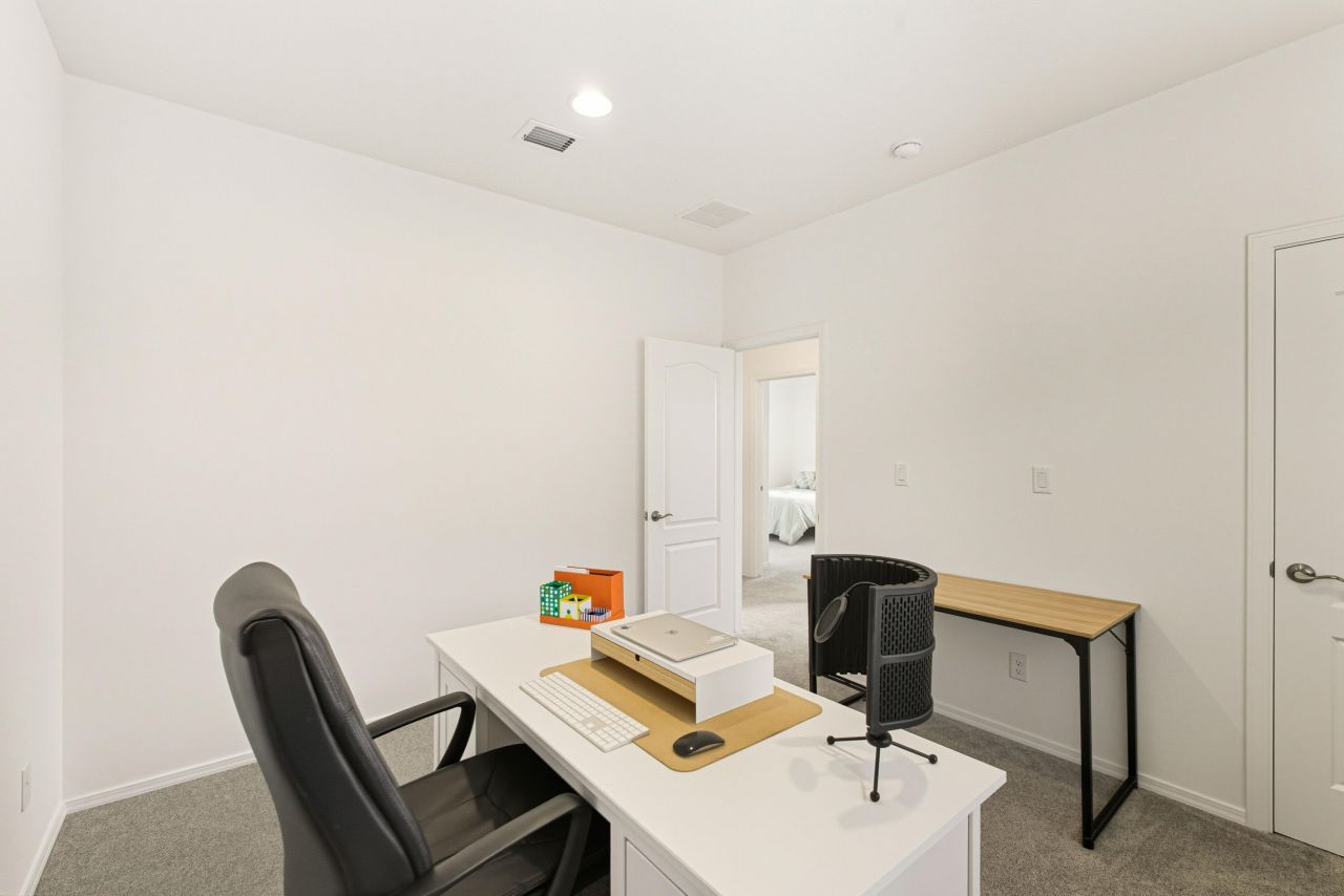 Albuquerque, New Mexico, 87120, United States, 5 Bedrooms Bedrooms, ,4 BathroomsBathrooms,Residential,For Sale,1957910