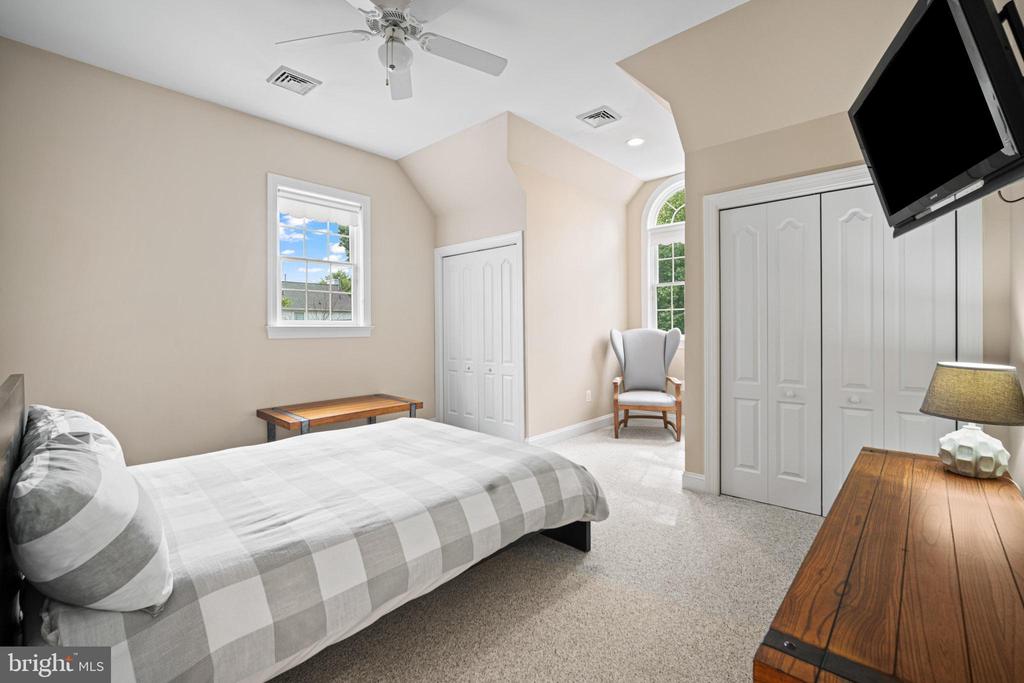 Hammonton, New Jersey, 08037, United States, 5 Bedrooms Bedrooms, ,5 BathroomsBathrooms,Residential,For Sale,1834534