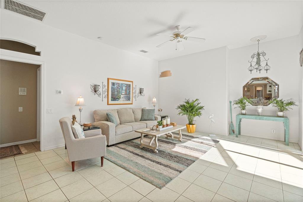 Bradenton, Florida, 34212, United States, 3 Bedrooms Bedrooms, ,3 BathroomsBathrooms,Residential,For Sale,1991817