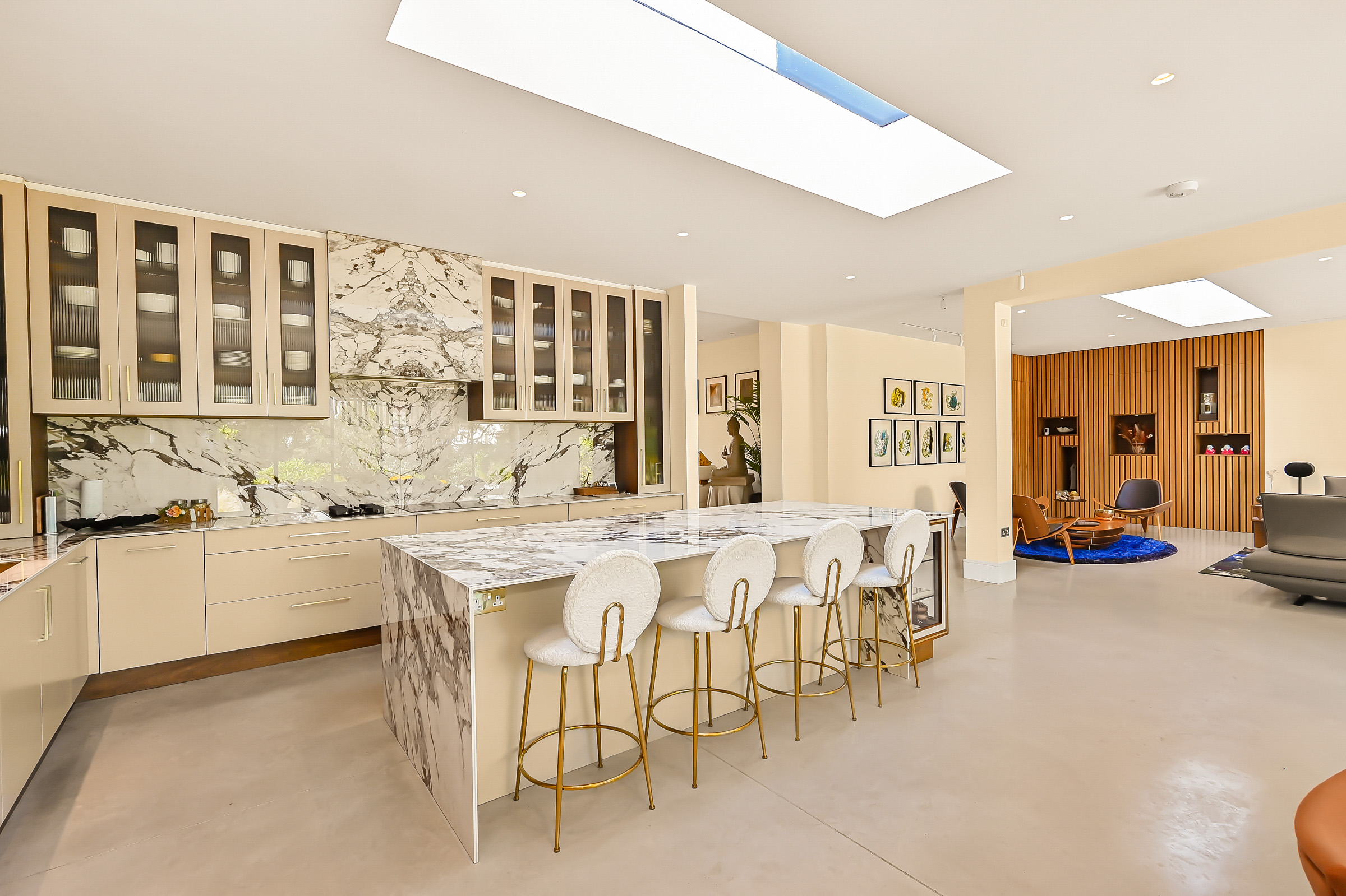  A comprehensively remodelled family house on a private road in Coombe - 物件實景