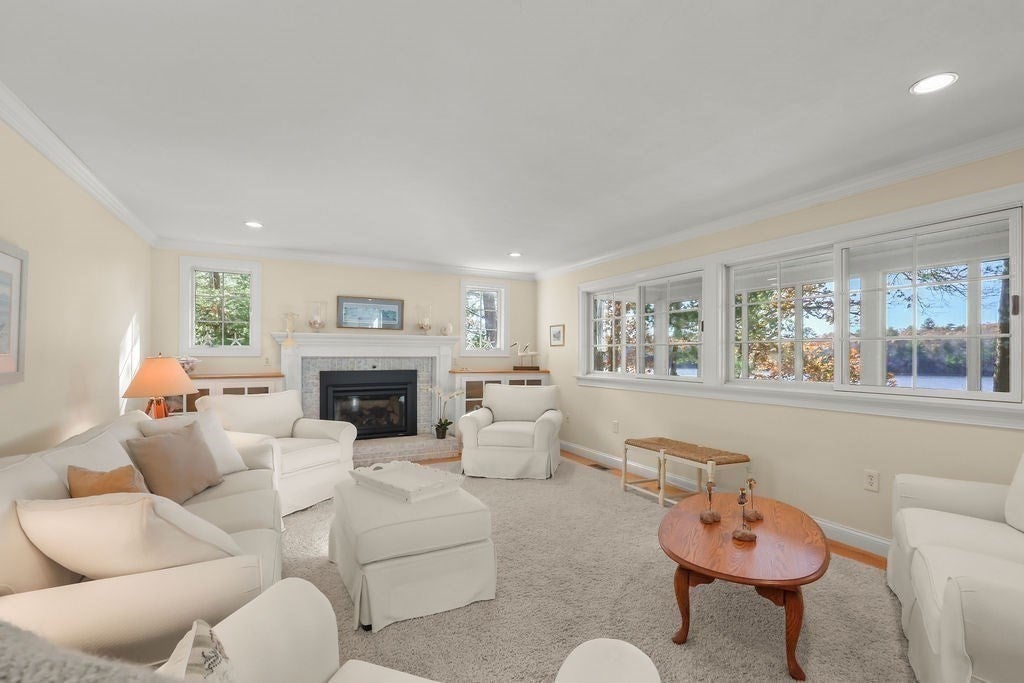 Plymouth, Massachusetts, 02360, United States, 4 Bedrooms Bedrooms, ,5 BathroomsBathrooms,Residential,For Sale,2040614