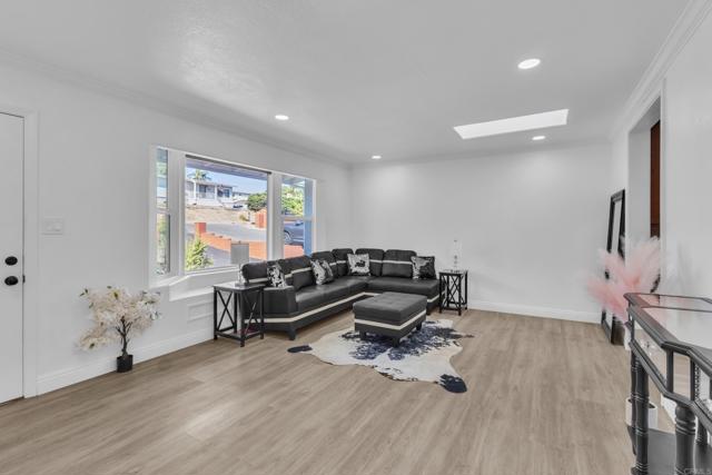 El Cajon, California, 92021, United States, 3 Bedrooms Bedrooms, ,3 BathroomsBathrooms,Residential,For Sale,1974782