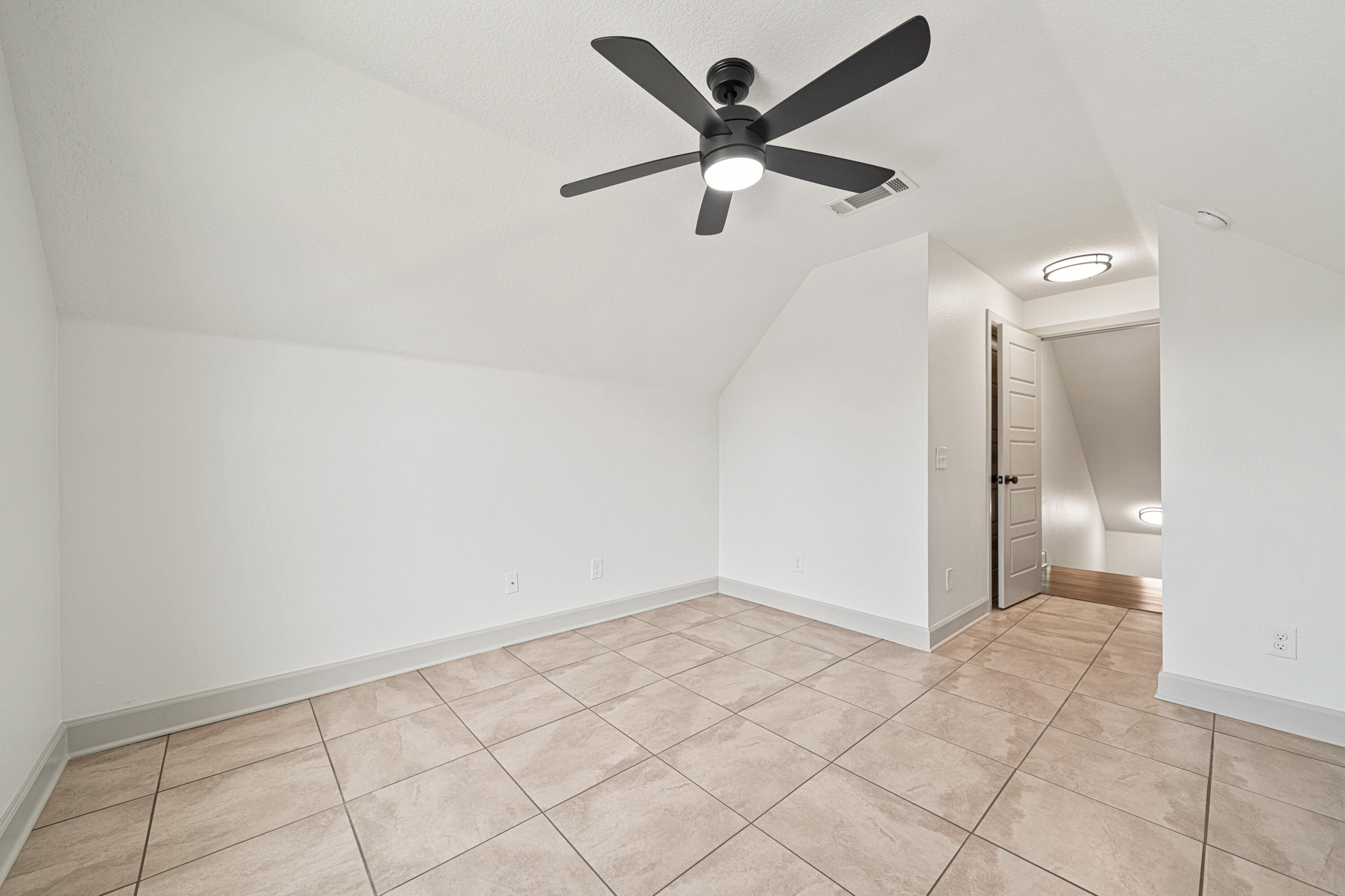 Crestview, Florida, 32536, United States, 5 Bedrooms Bedrooms, ,5 BathroomsBathrooms,Residential,For Sale,1906296