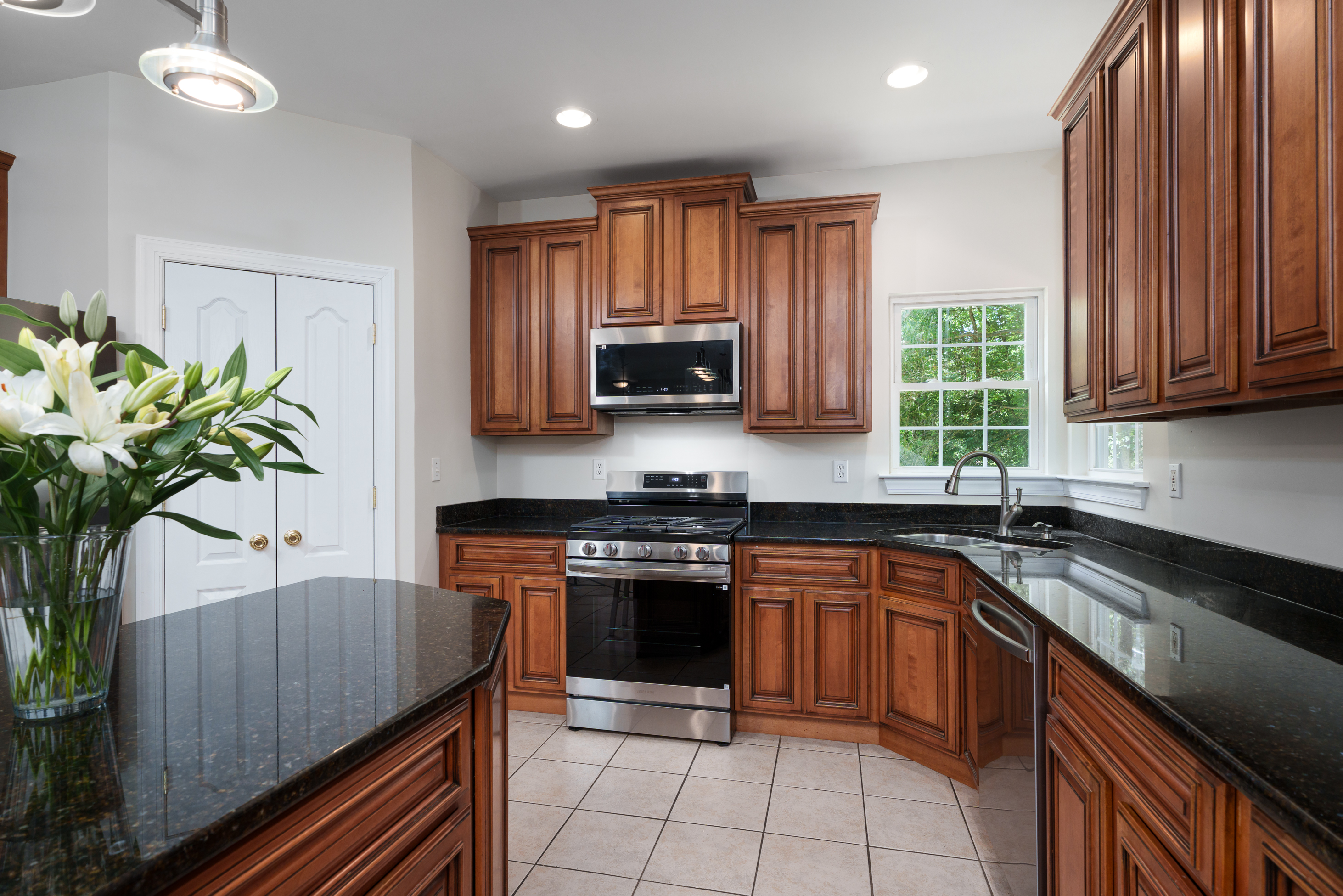  Privacy, Space and Prestige in West Windsor - 物件實景